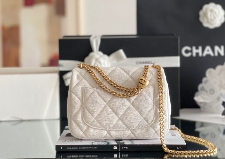 Túi Xách Chanel 23P Classic Hass Vip Màu Trắng Size 20cm