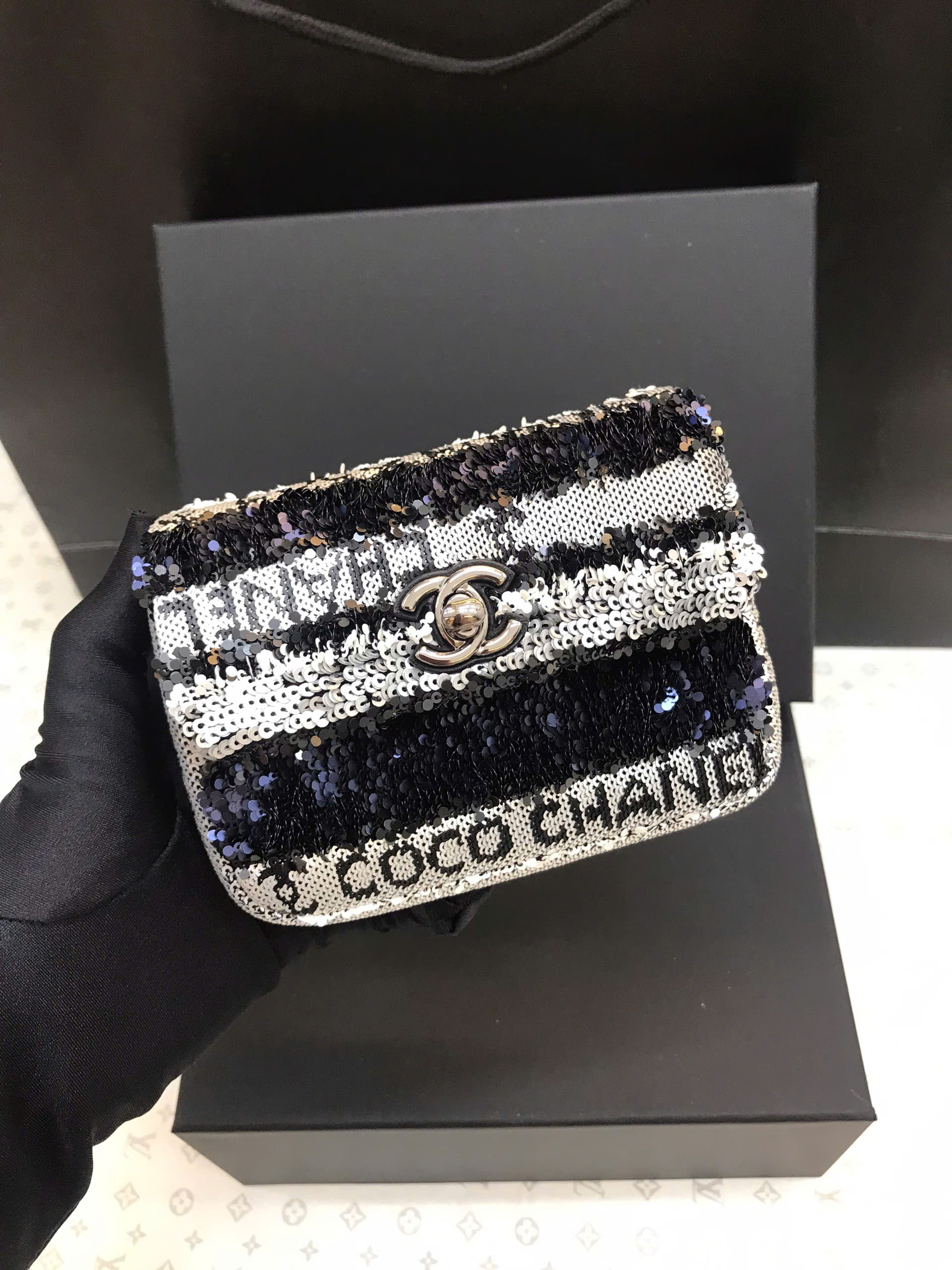 Túi Chanel Sequin Clutch With Chain - Black Mini Bags Siêu Cấp