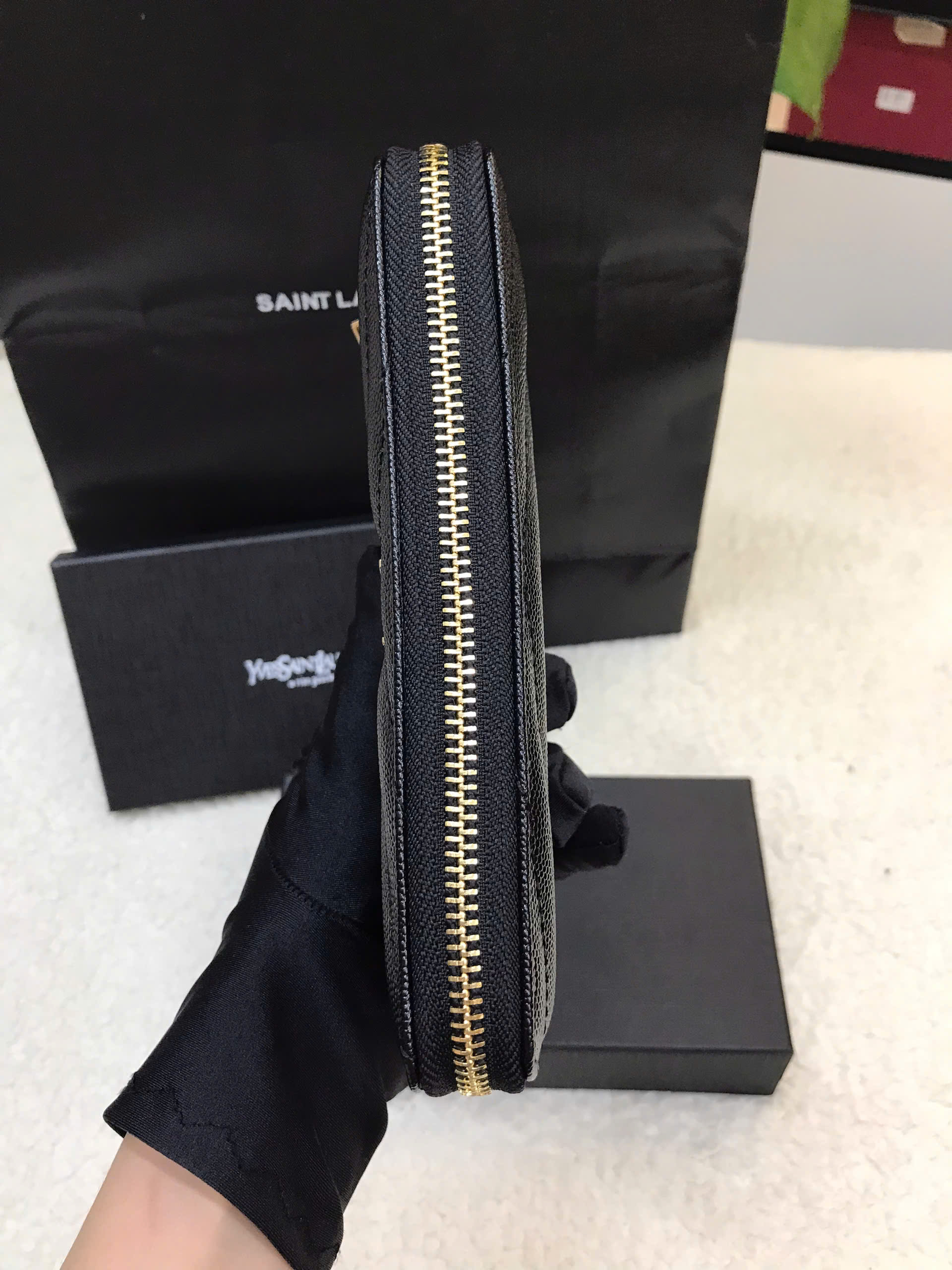 Ví YSL Cassandre Matelassé Zip Around  Wallet In Grain De Poudre Leather Super Da Hạt