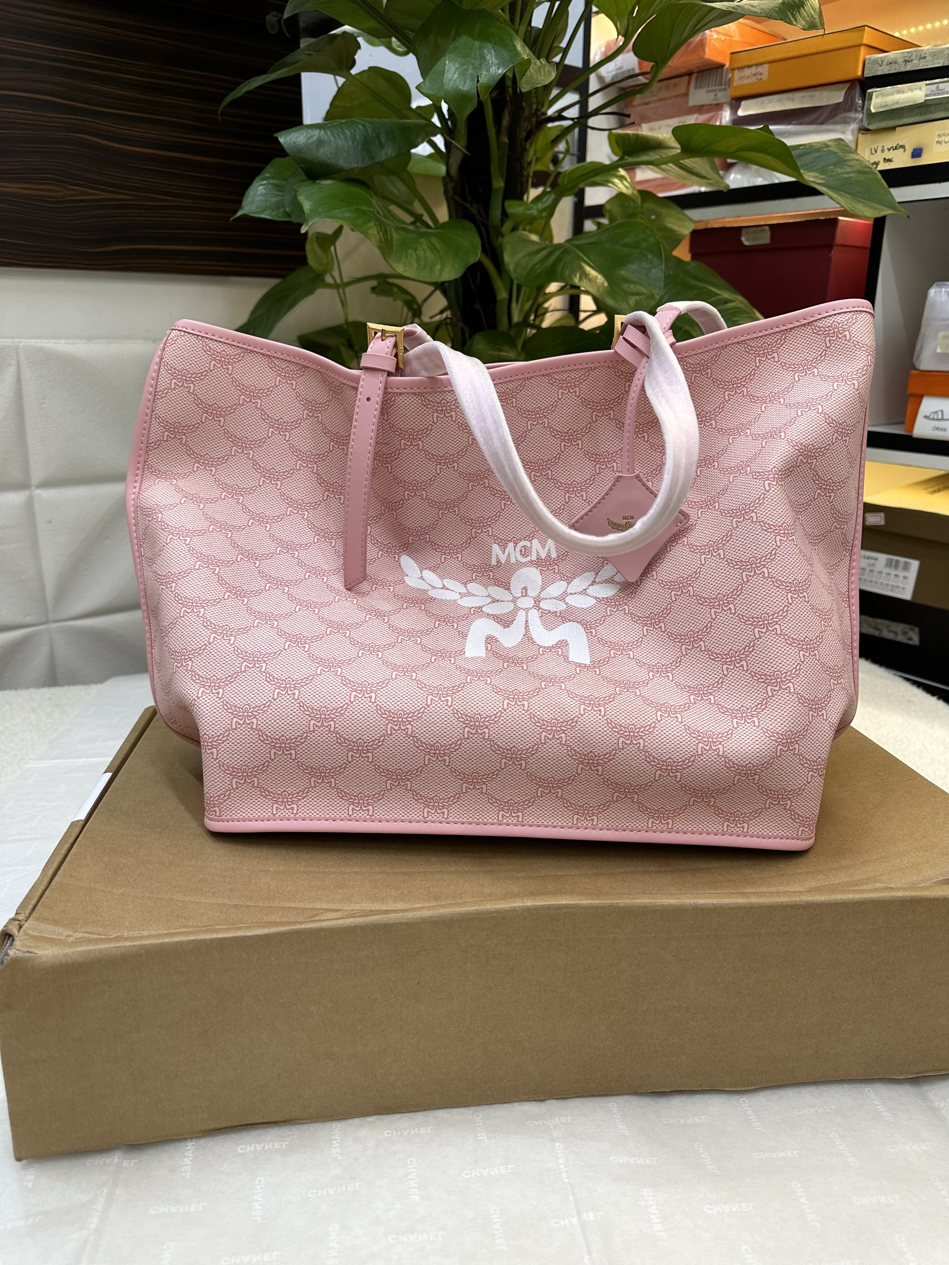 Túi MCM Himmel Shopper In Lauretos Pink Super Size 35