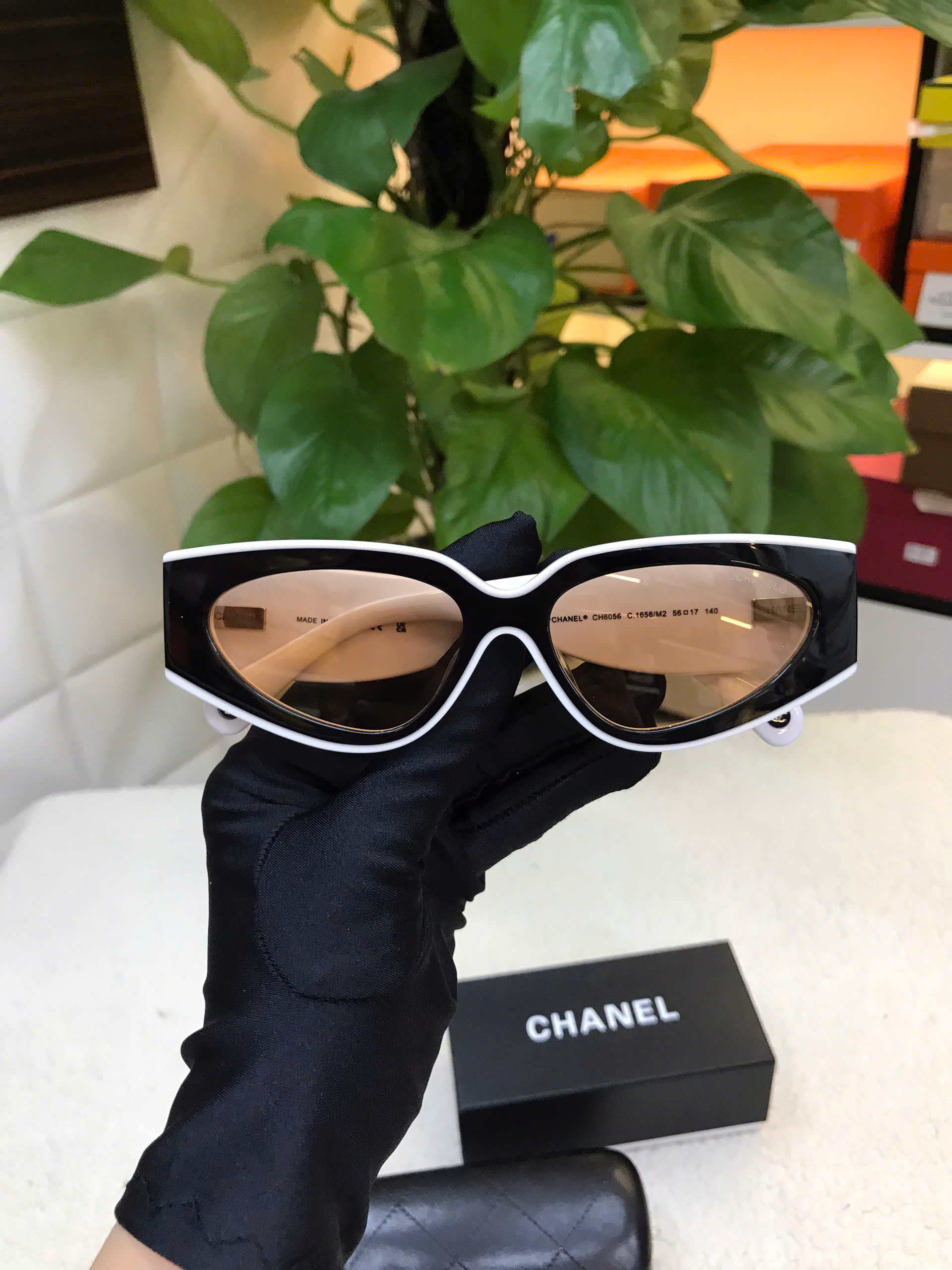 Kính Mát Chanel Cat Eye Sunglasses Siêu Cấp Màu Trắng