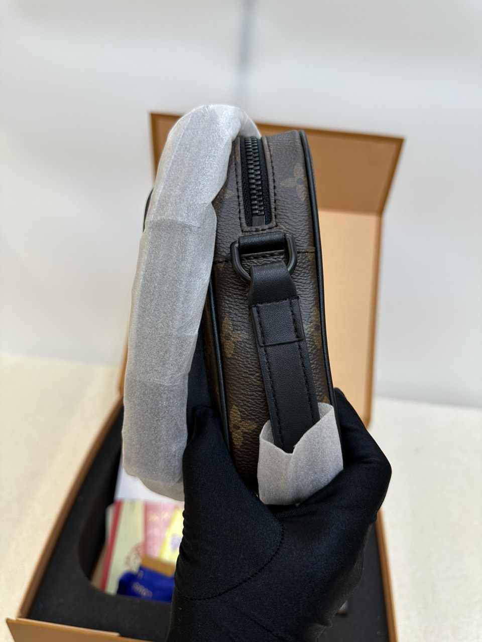 Túi Đeo Chéo LV Christopher Super Size 18cm