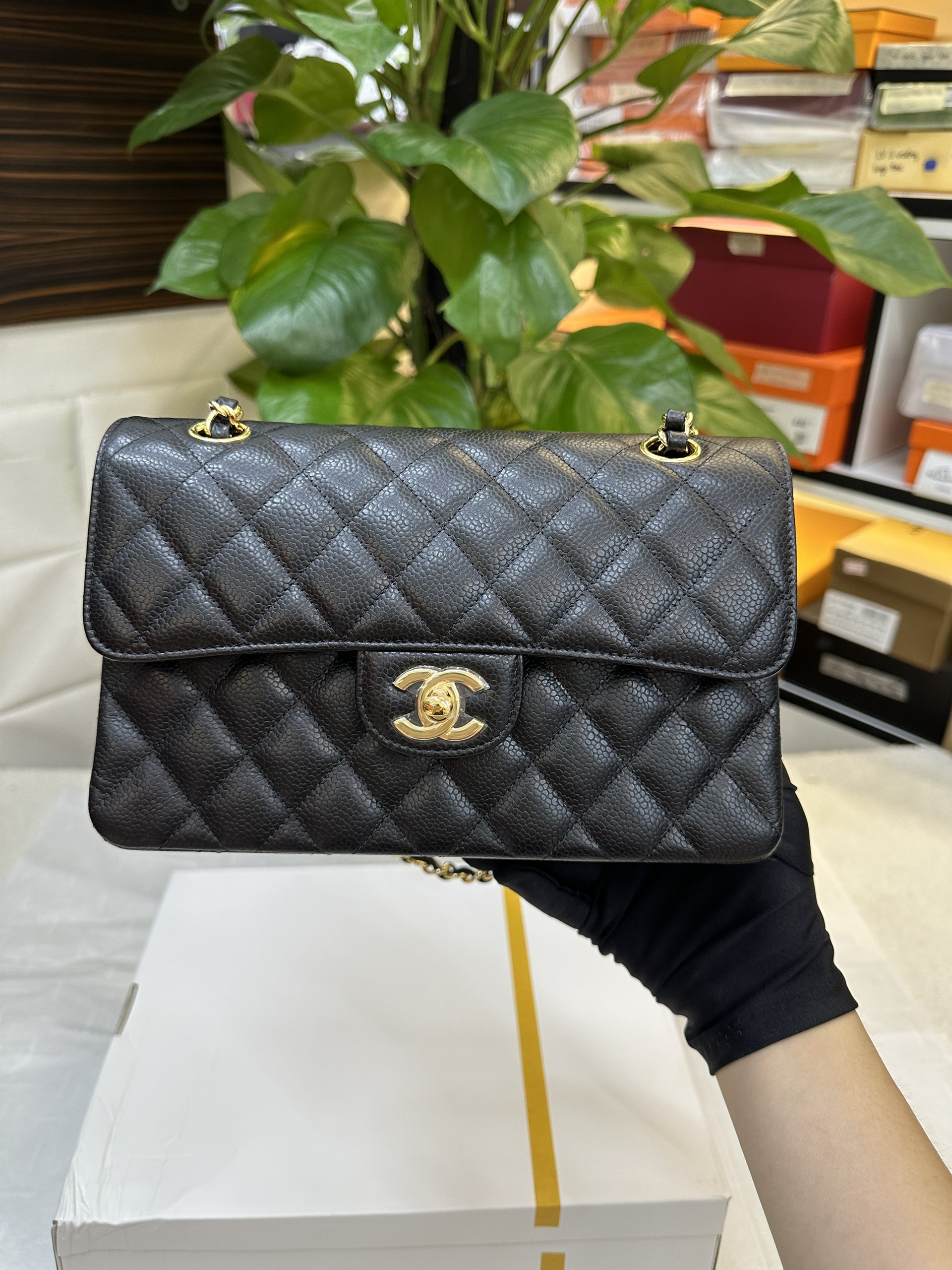 Túi Chanel Classic Flap Vip Logo Gold Màu Đen Size 23cm