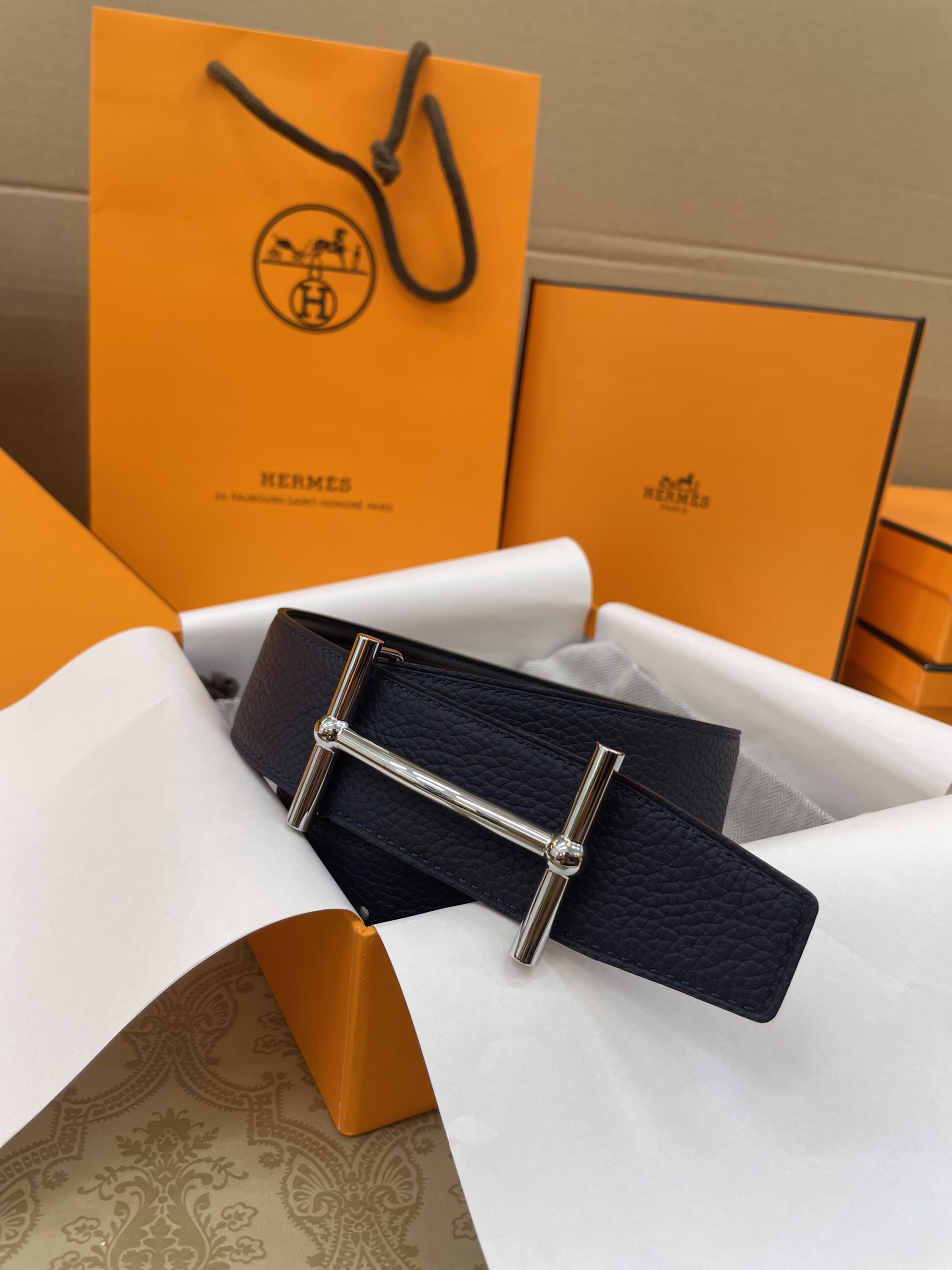 Thắt Lưng Hermes Logo H Da Togo Màu Xanh Đen 108cm/ 3.8cm