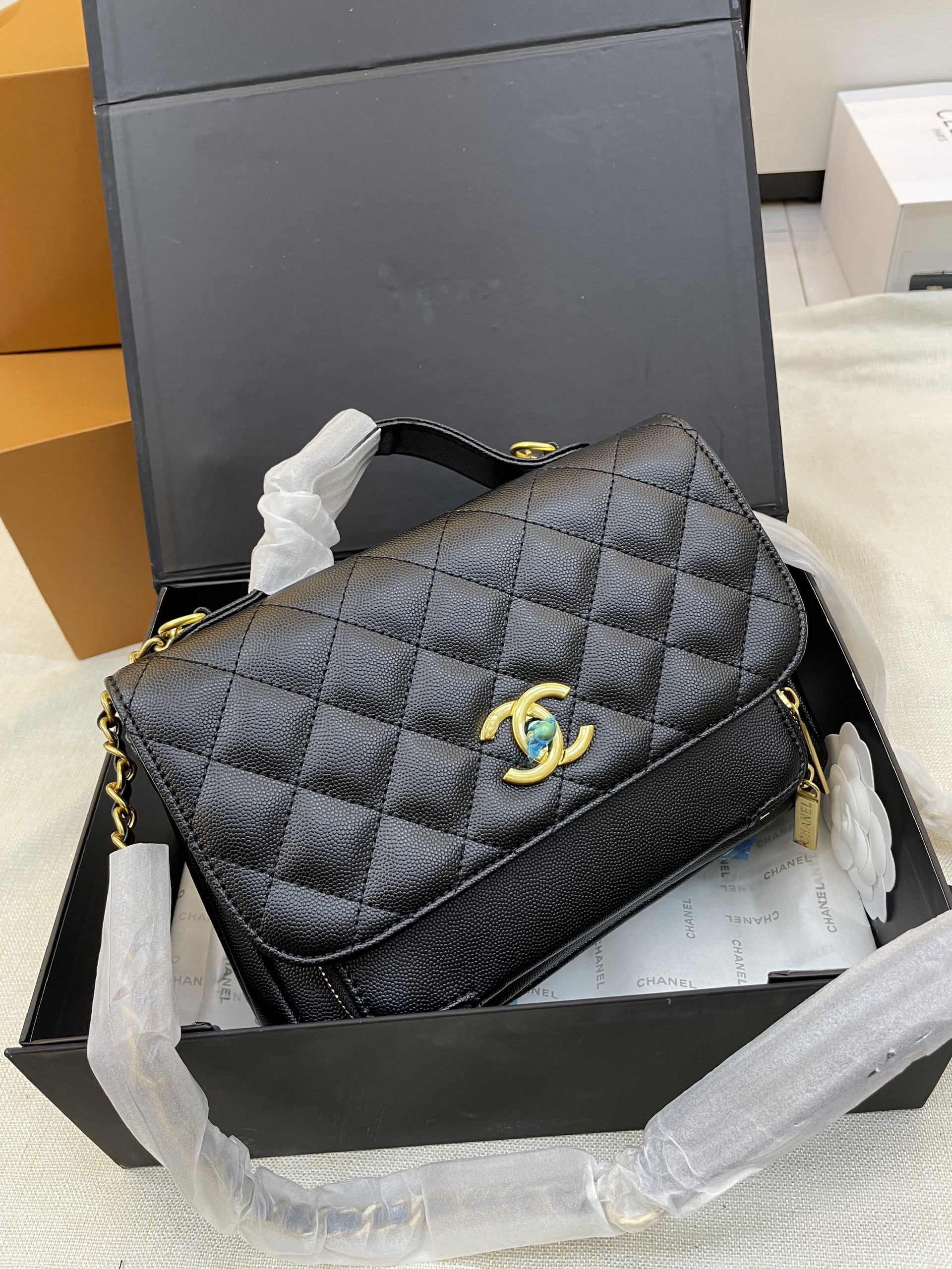 Túi Xách Chanel Super Business Affinity Màu Đen Khóa Vàng Size 25cm