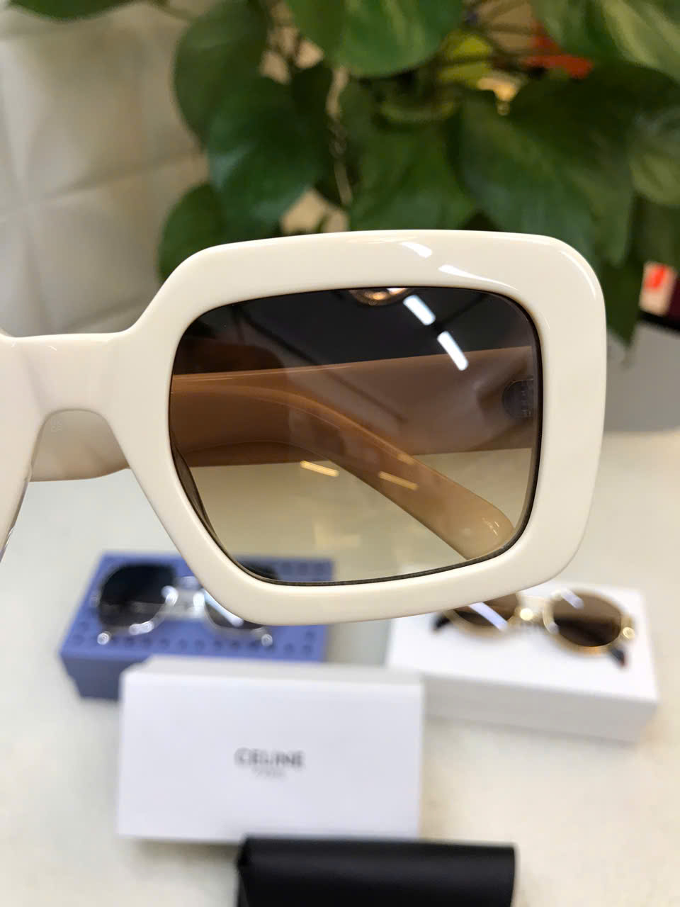 Kính Mát Celine Triomphe 13 Sunglasses In Acetate Ivory Siêu Cấp Màu Trắng