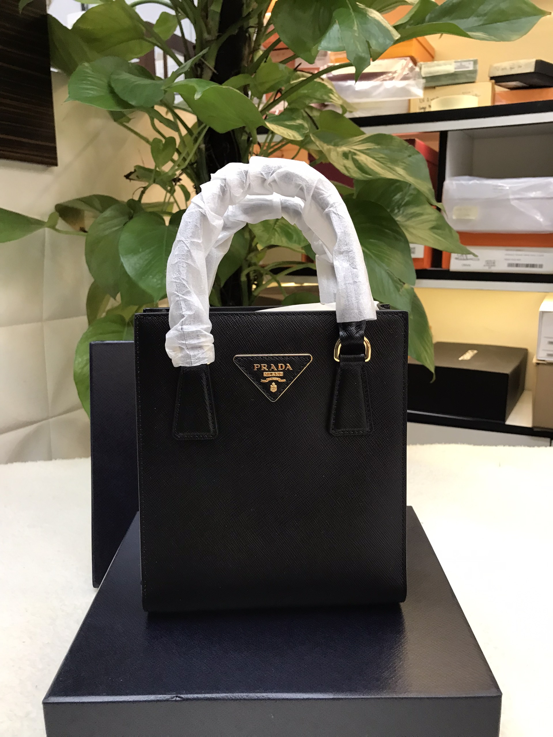 Túi Prada Saffiano Leather Handbag Siêu Cấp Màu Đen Size 19cm