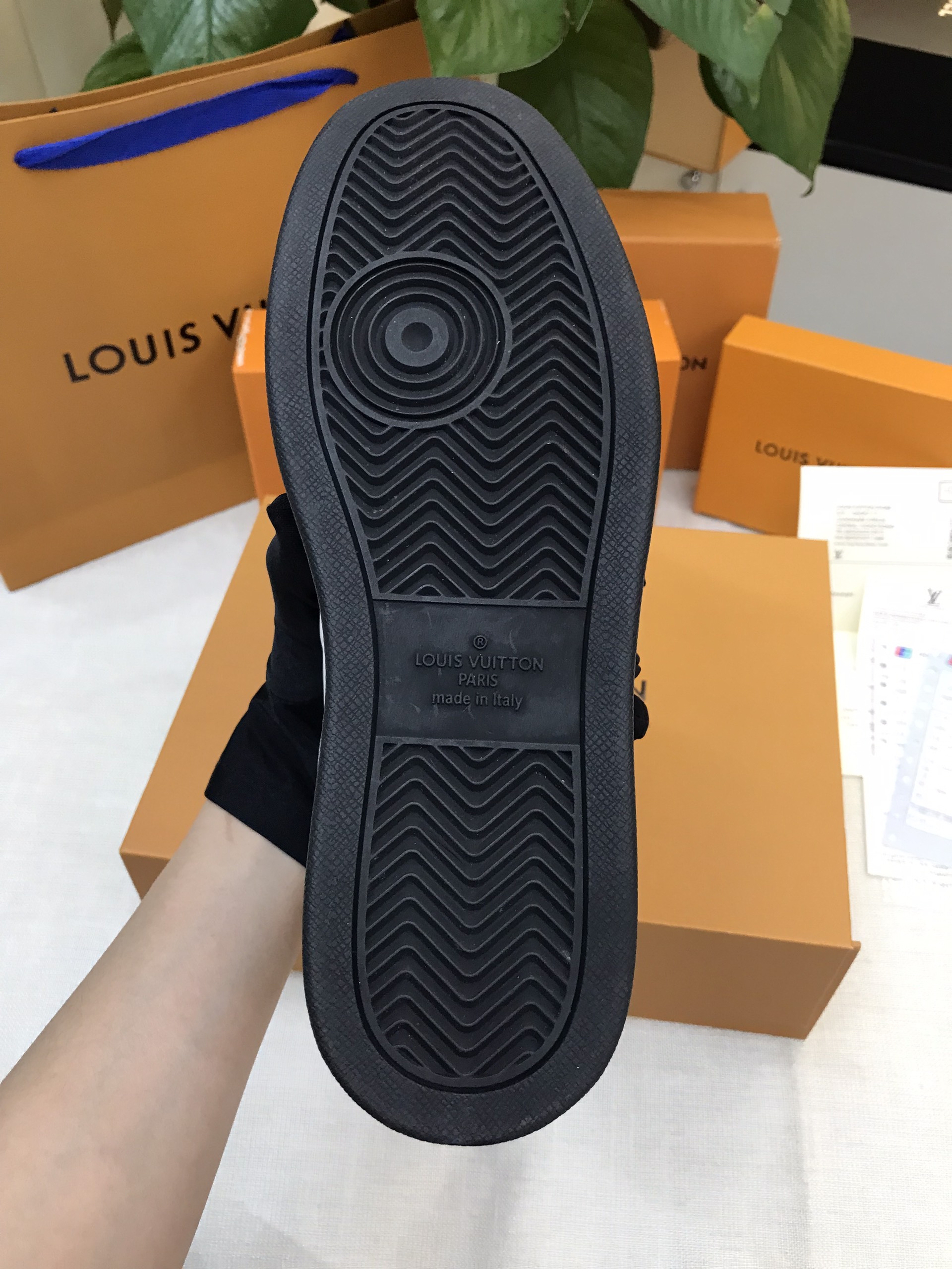 Giày LV Rivoli Sneaker Siêu Cấp Size 41