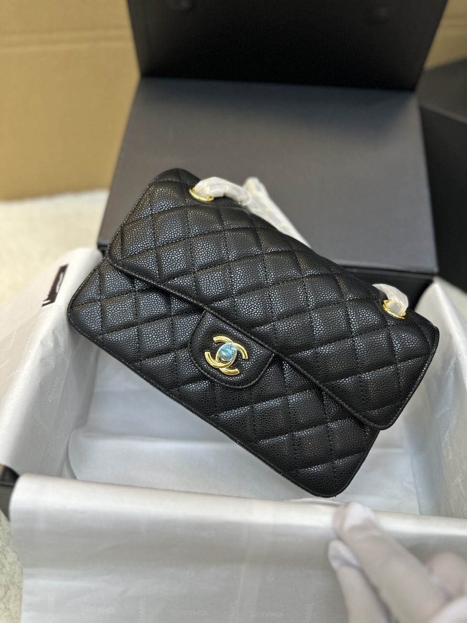 Túi Xách Chanel Small Classic Handbag Super Da Hạt Màu Đen Size 23cm
