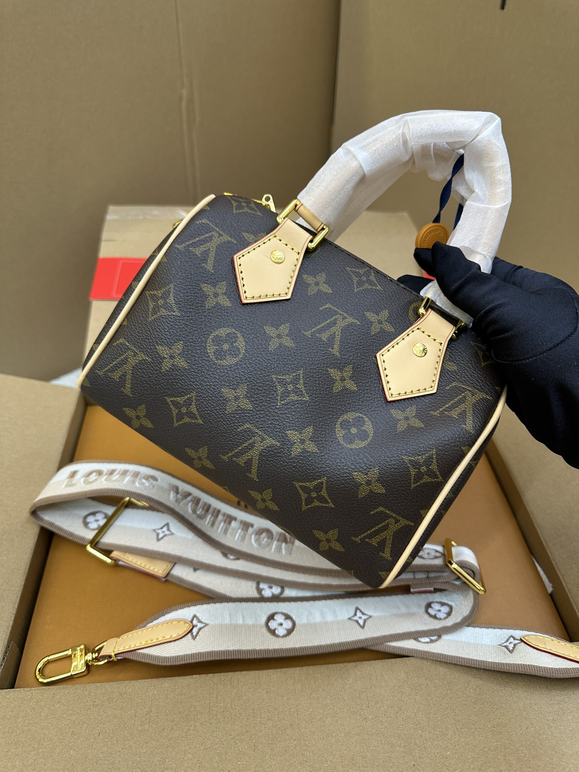 Túi LV Speedy Bandoulière 20 M46234 Size 20cm