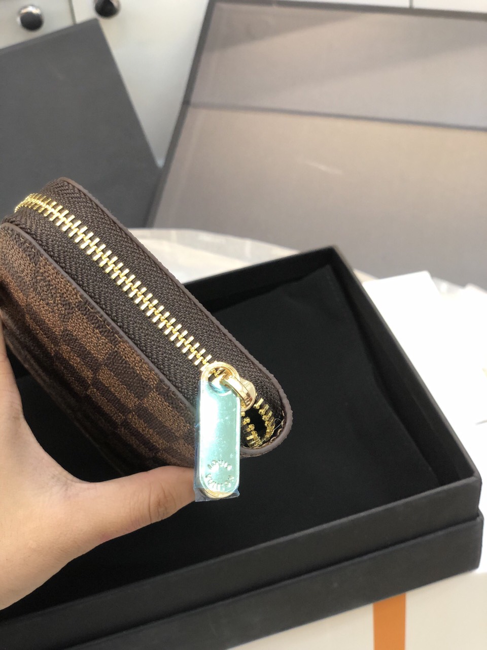 VÍ LV Super Zippy Ô Nâu Khóa Kéo Size 19.5 x 10.5 x 2.5 cm N60046