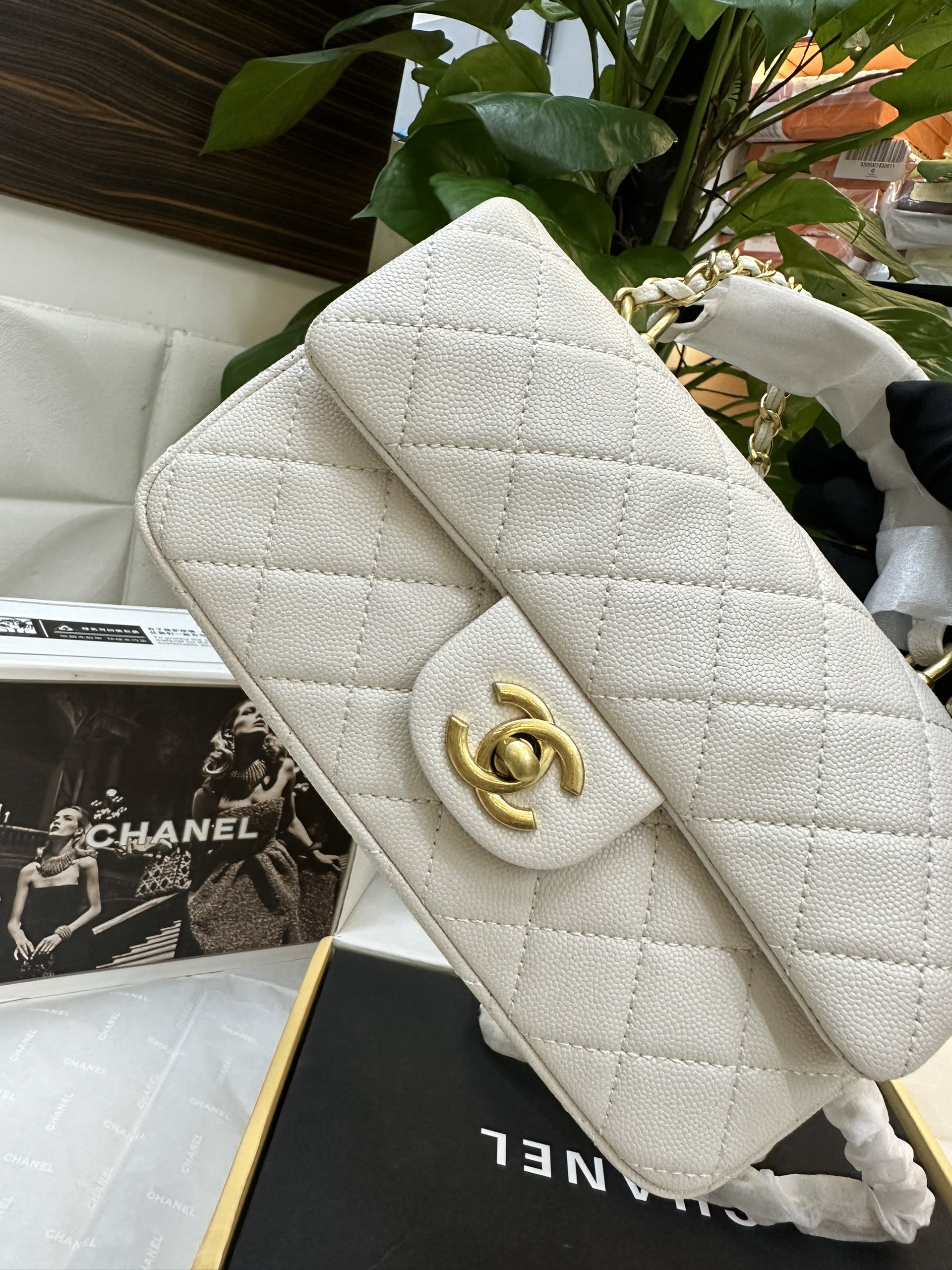 Túi Chanel Mini 8 Hadle Caviar White Super Màu Trắng Da Hạt Size 20cm