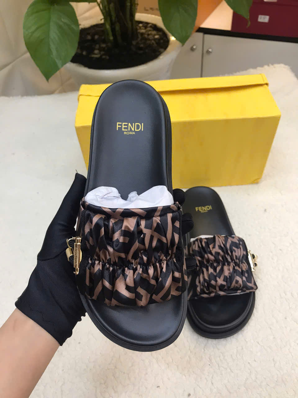 Giày/Dép Fendi Feel Brown Satin Slides Siêu Cấp Size 35