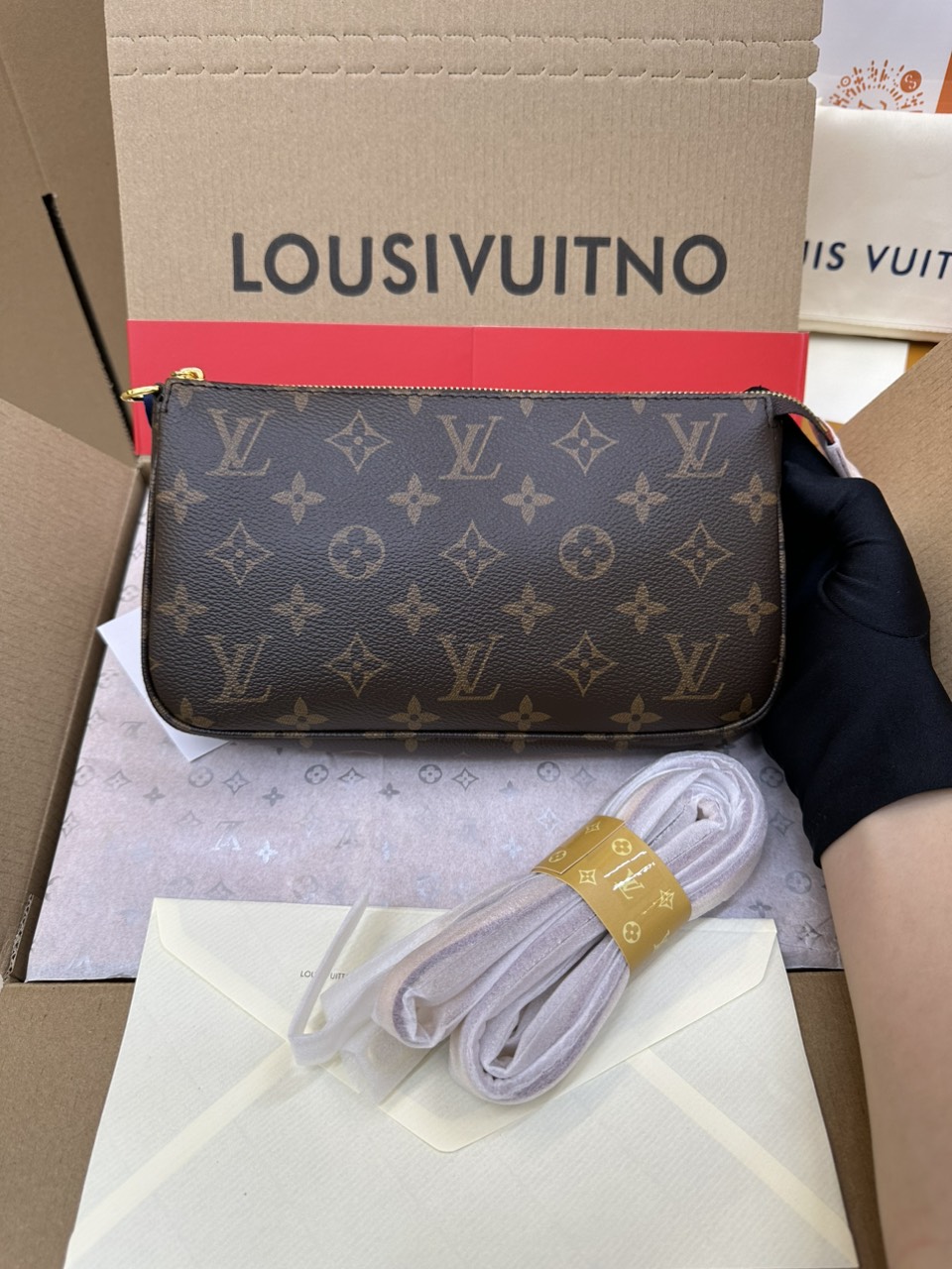 Túi Xách LV Pochette Accessoires Super Màu Nâu Size 23.5cm M40712