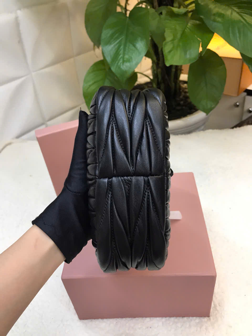 Túi MiuMiu Wander Matelassé Nappa Leather Hobo Bag Vip Màu Đen