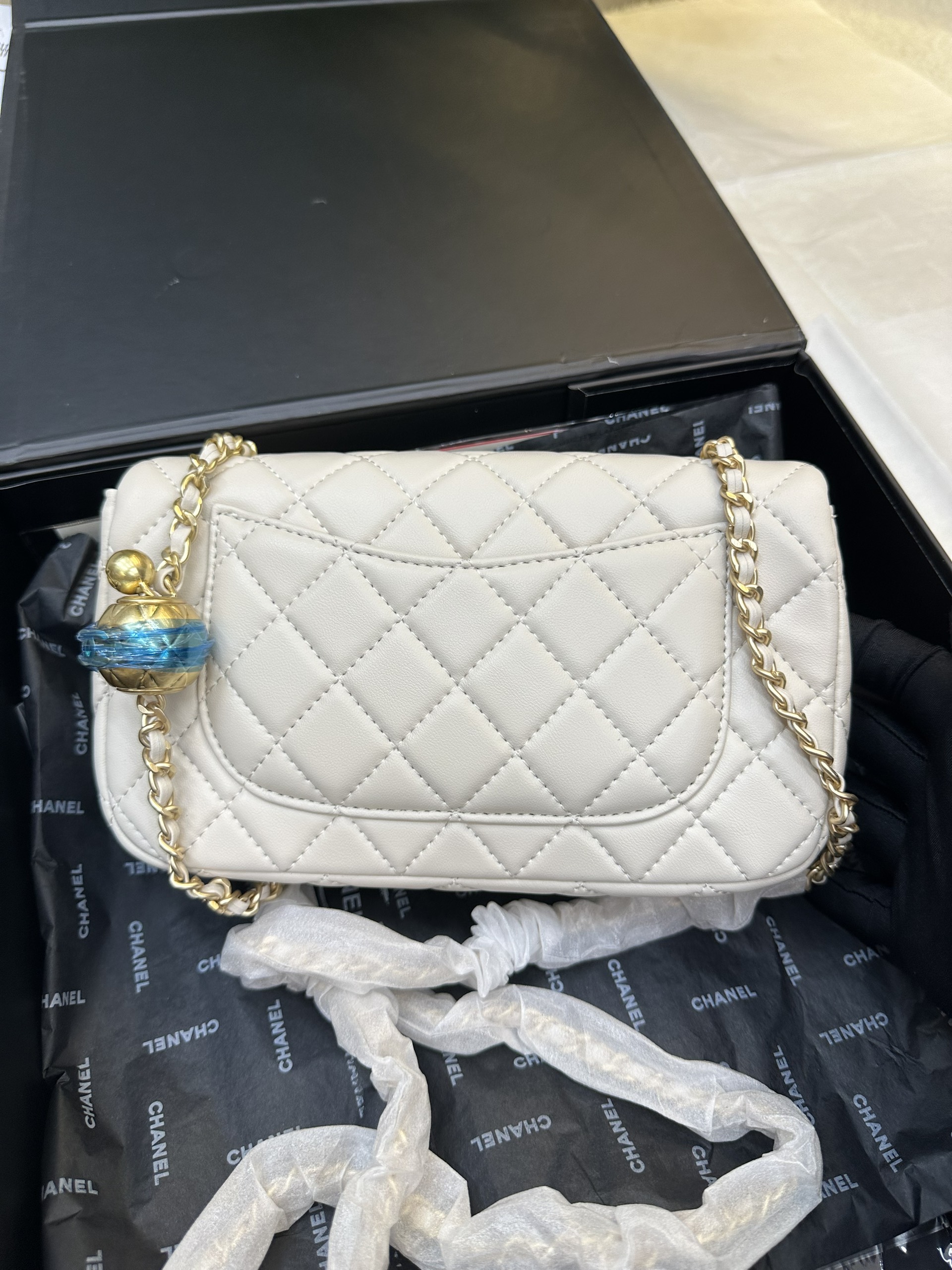 Túi Chanel Lambskin Quilted Mini CC Pearl Crush Super Màu Trắng Size 20cm