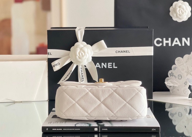Túi Xách Chanel 23P Classic Hass Vip Màu Trắng Size 20cm