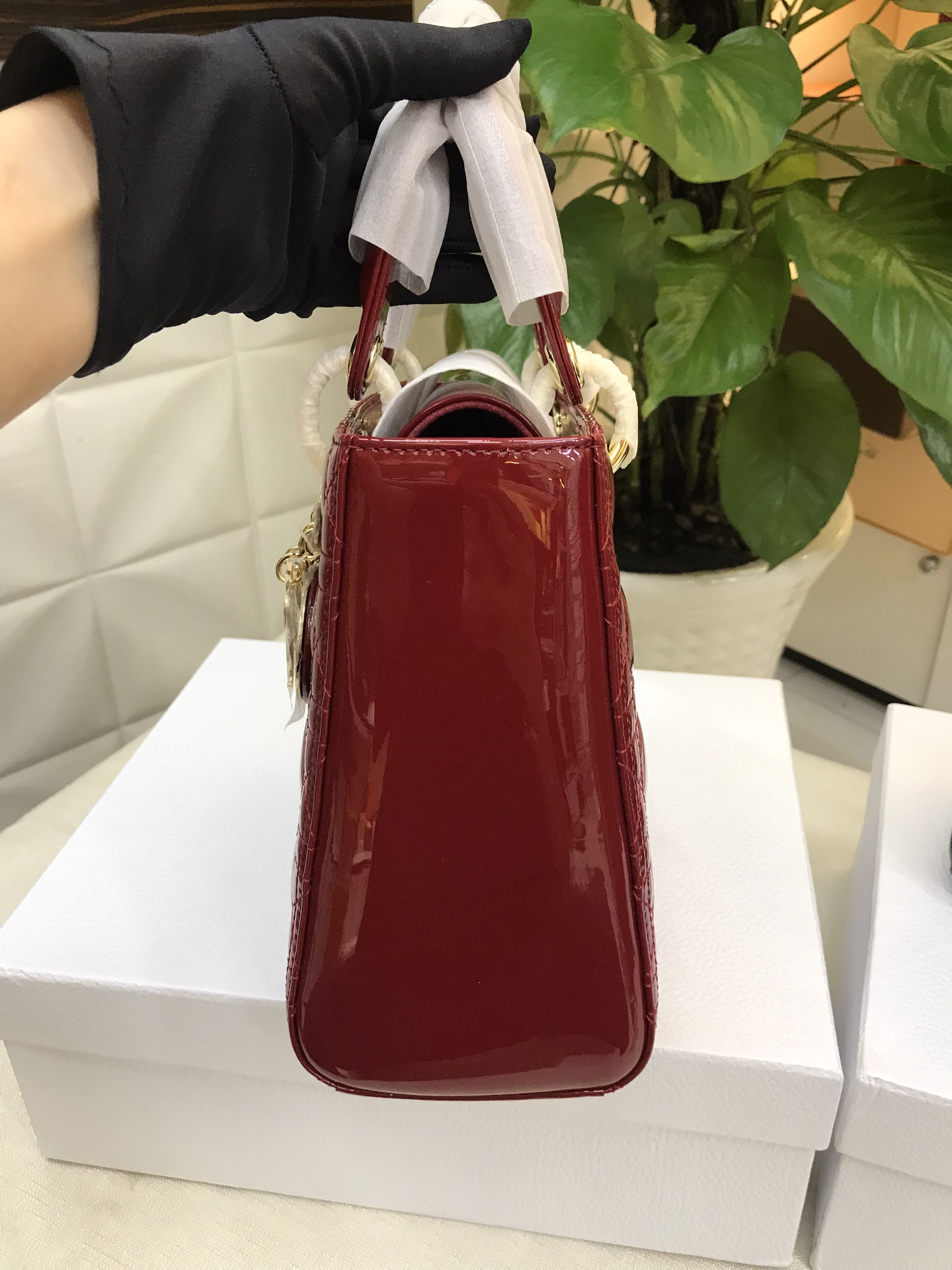 Túi Medium Lady Dior Bag Siêu Cấp Da Bóng Màu Đỏ Size 24cm