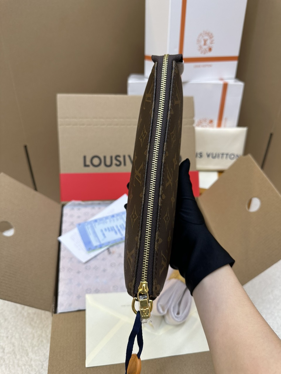 Túi Xách LV Pochette Accessoires Super Màu Nâu Size 23.5cm M40712