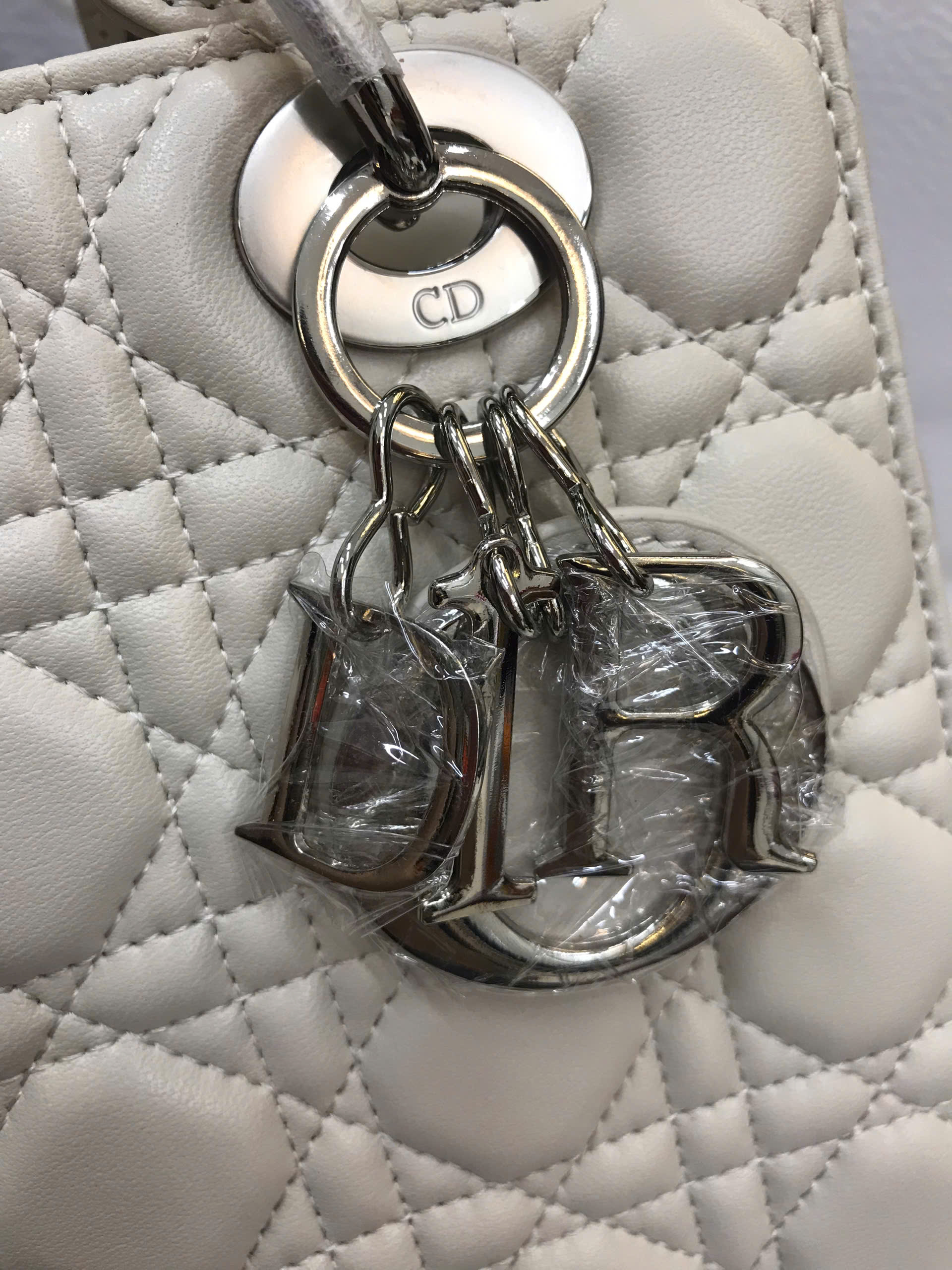 Túi Small Lady Dior Bag Super Màu Trắng Size 20cm