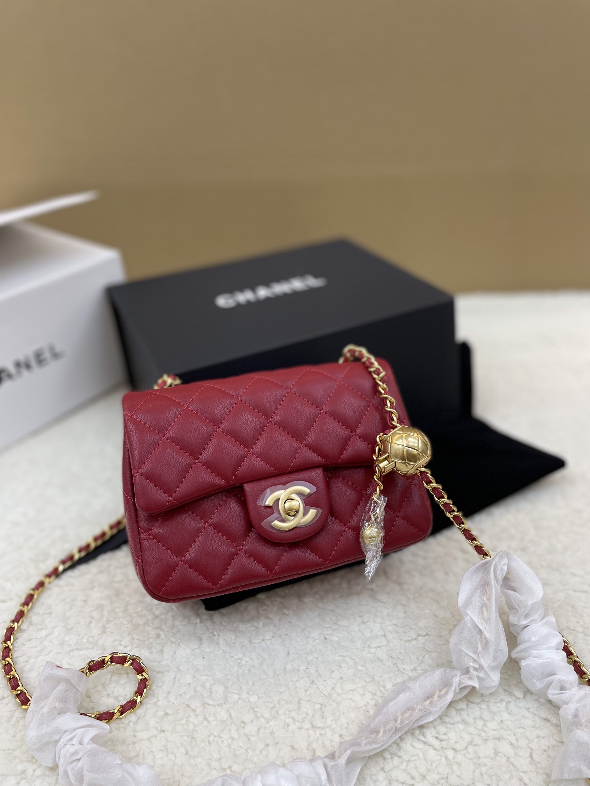 Túi Xách Chanel Classic Super Quả Chuông Da Lì Màu Đỏ Size 18cm