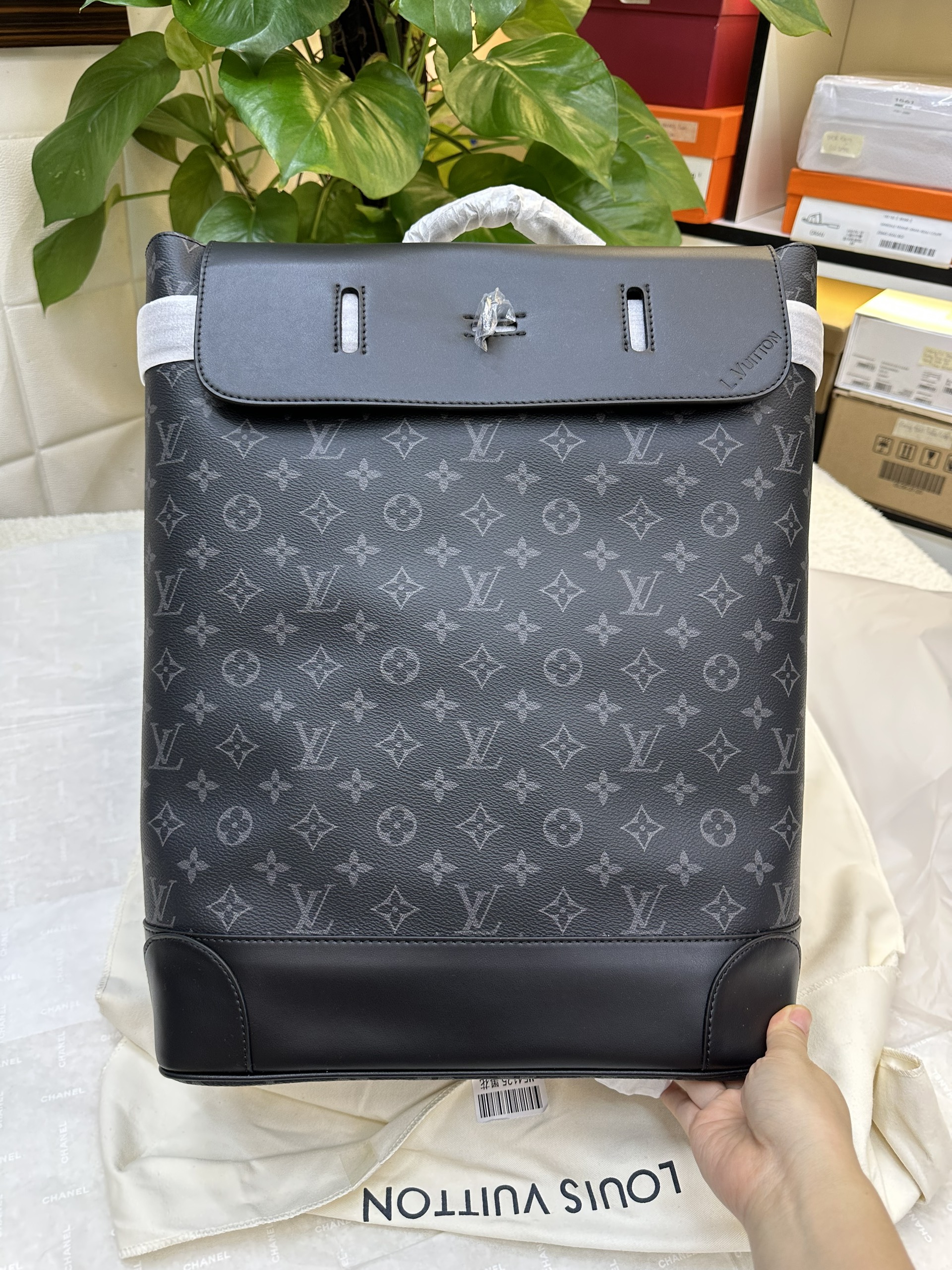 Balo LV Steamer Backpack Màu Đen Size 32cm M44052