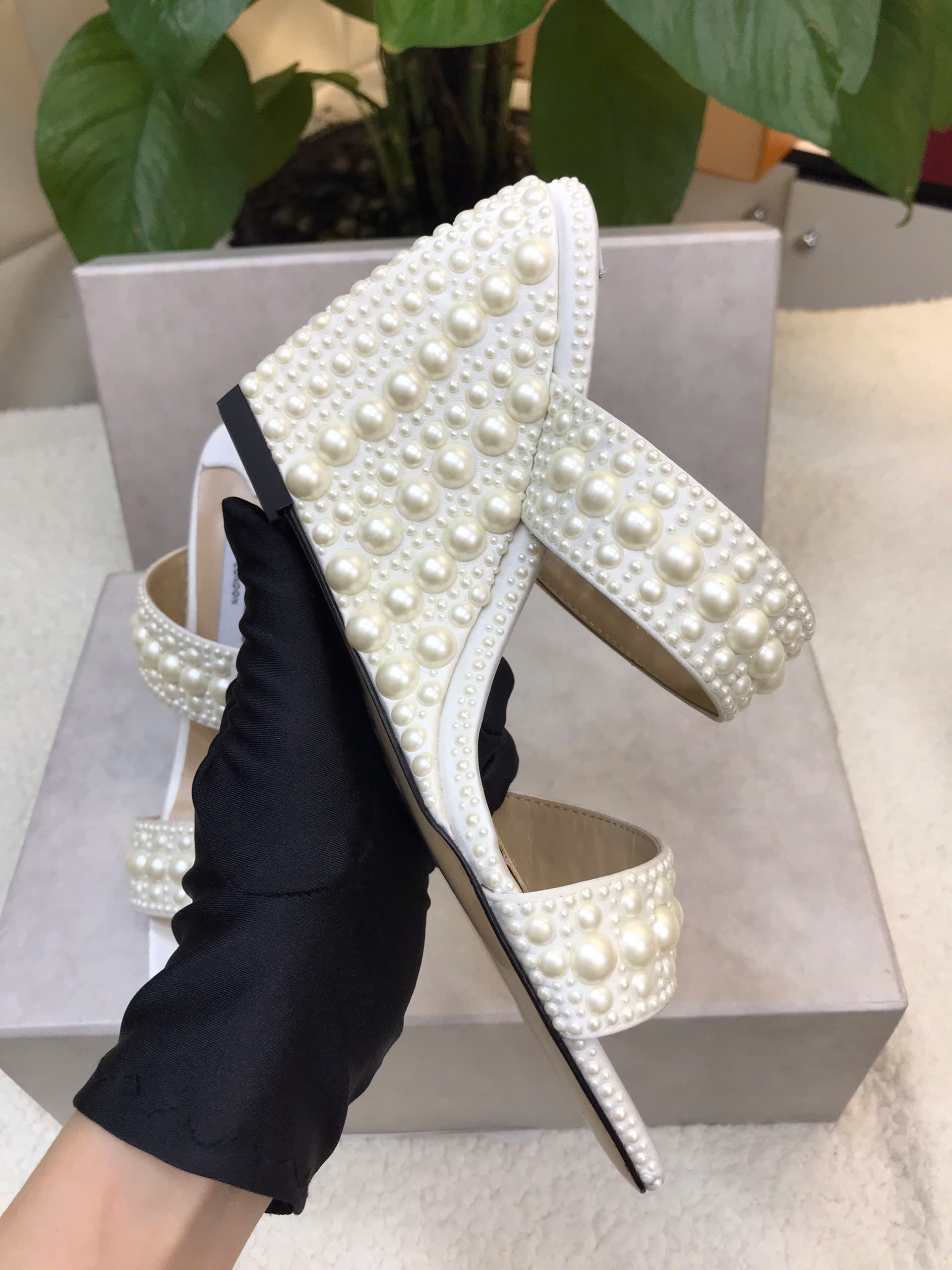 Giày Jimmy Choo Sacoria 85 White Satin Wedge Sandals with All-Over Pearls Siêu Cấp Size 35