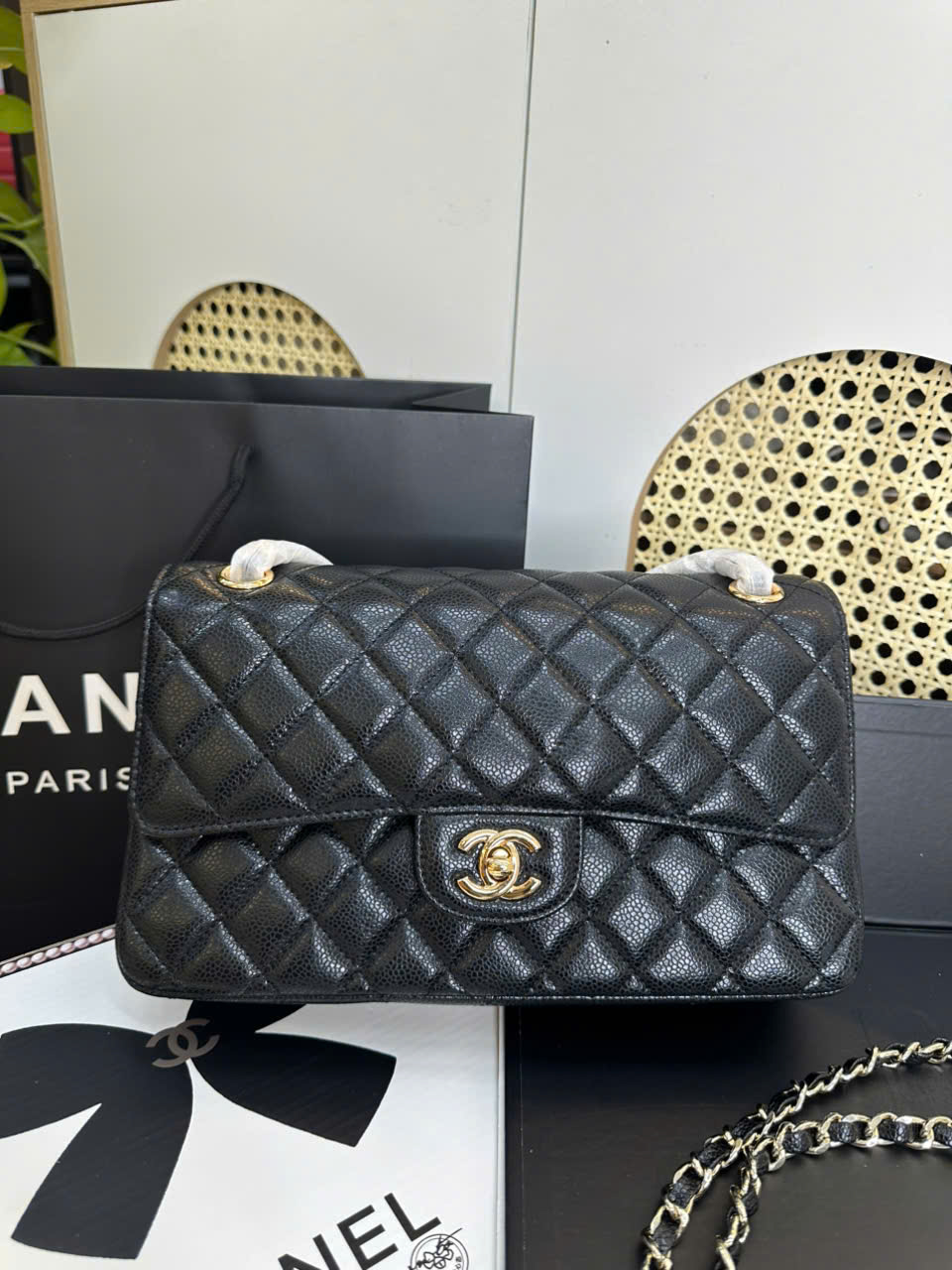 Túi Chanel Classic Flap Super Màu Đen Logo Vàng Nhạt Size 25.5cm