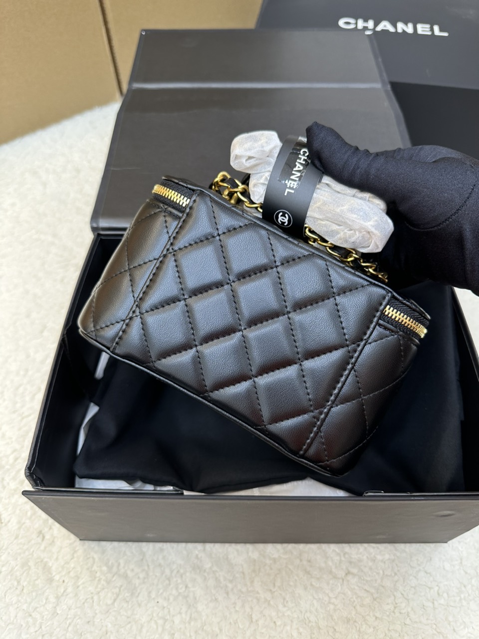 Túi đeo vai Chanel Vanity Case Matelasse Da cừu AP2199
