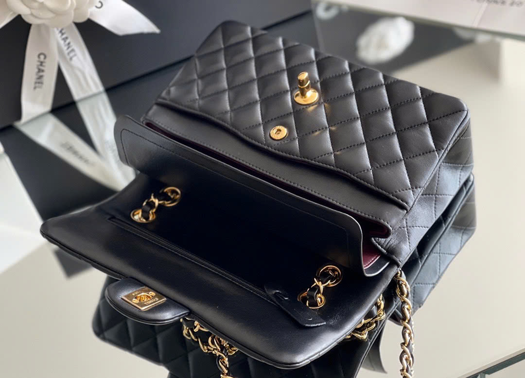 Túi Chanel Classic Flap Vip Da Lì Màu Đen Khóa Vàng Size 23cm