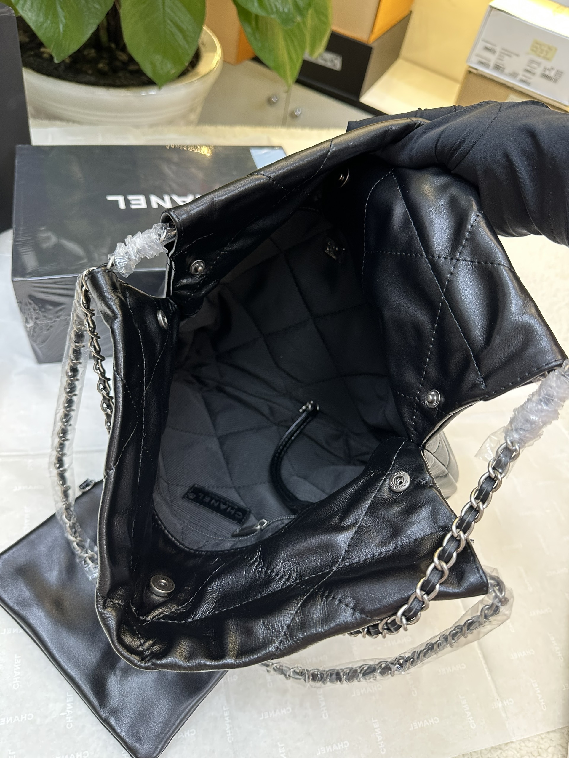 Túi Chanel 22 Hobo Super Màu Đen Size 35