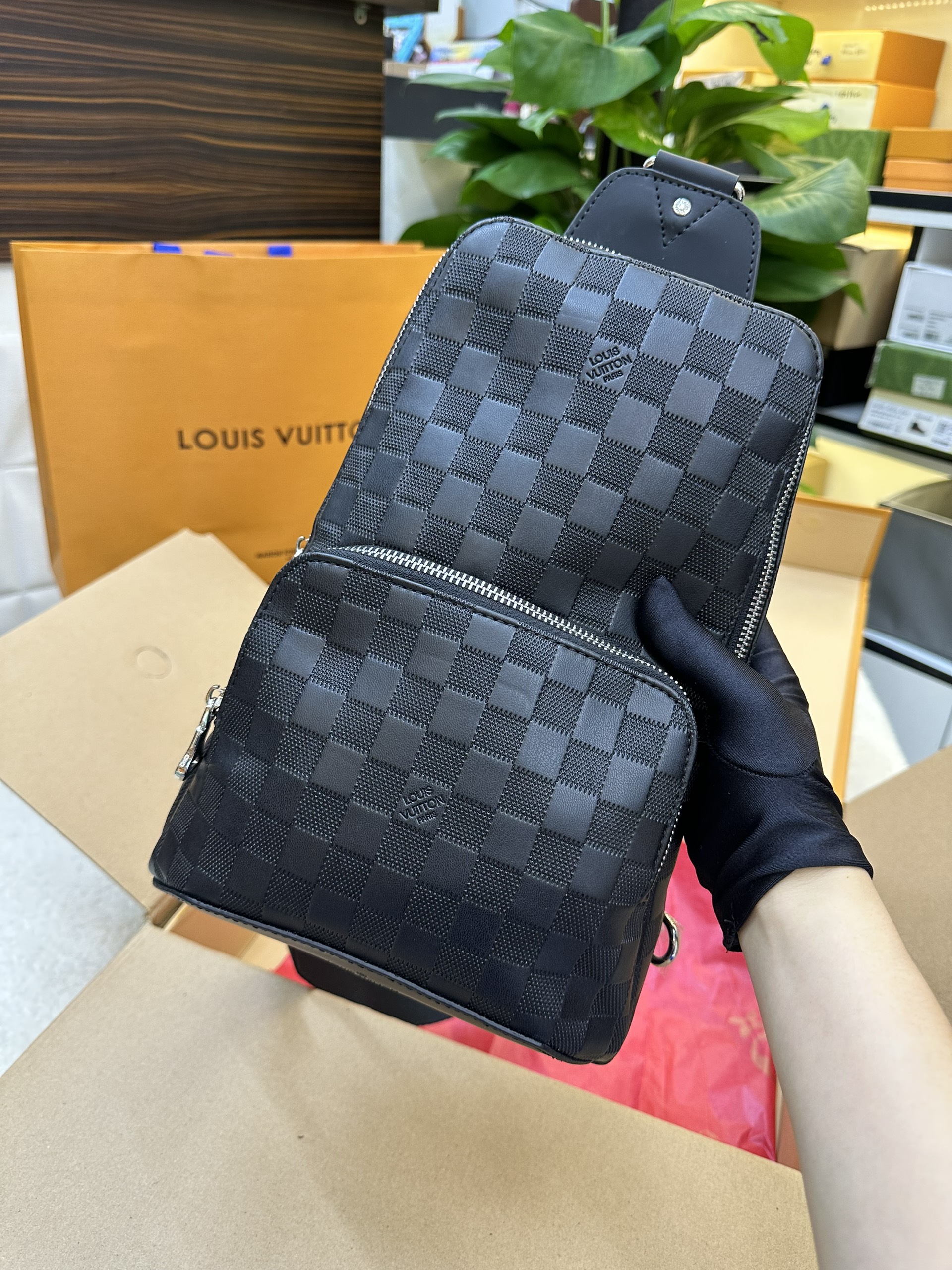 Túi Louis Vuitton Damier Infini Avenue Sling Bag Onyx