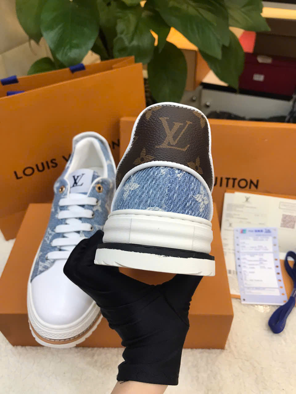 Giày LV Time Out Trainers Blue Size 43 1AC28U