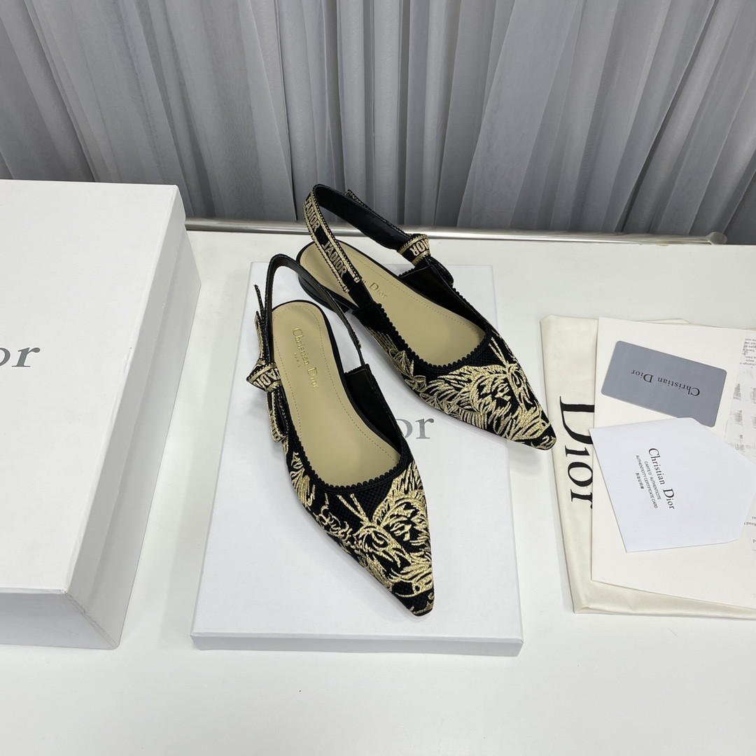 Giày Dior Siêu Cấp Quake Oblique 2022 Màu Đen Giày Bệt Thêu Chỉ Vàng