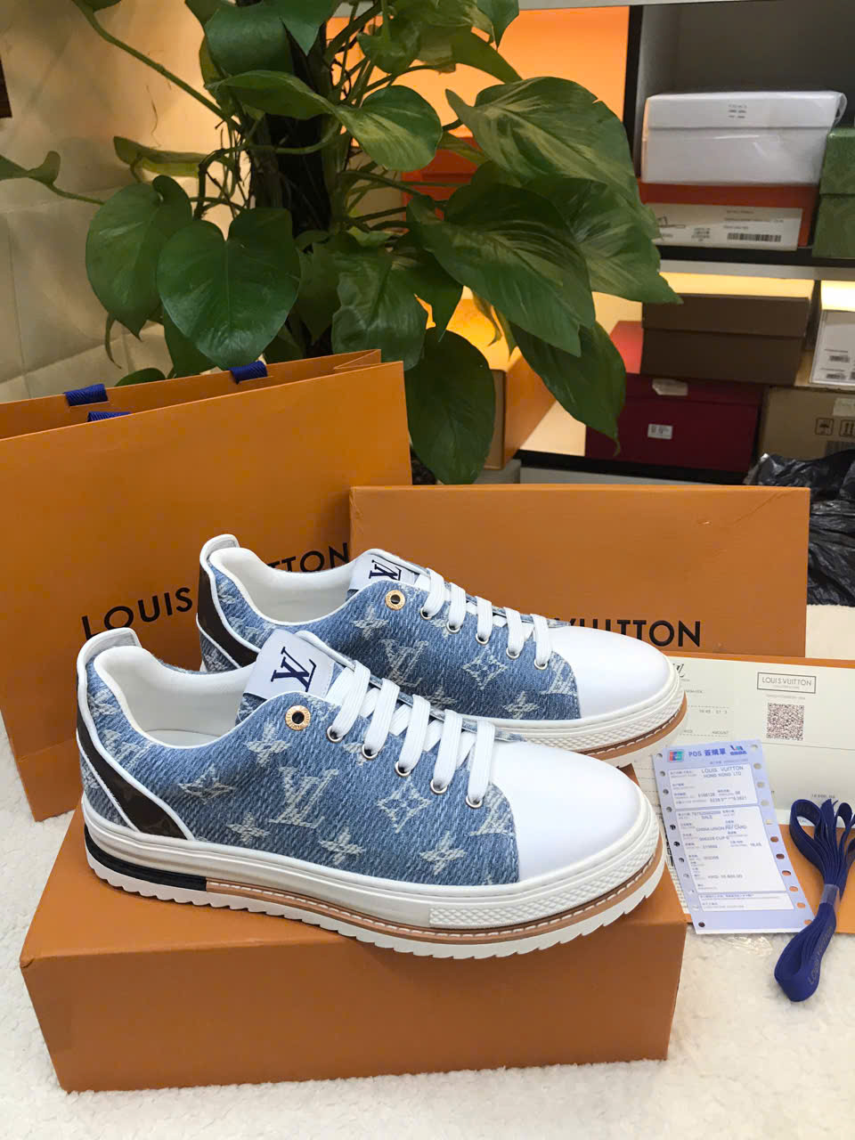 Giày LV Time Out Trainers Blue Size 43 1AC28U