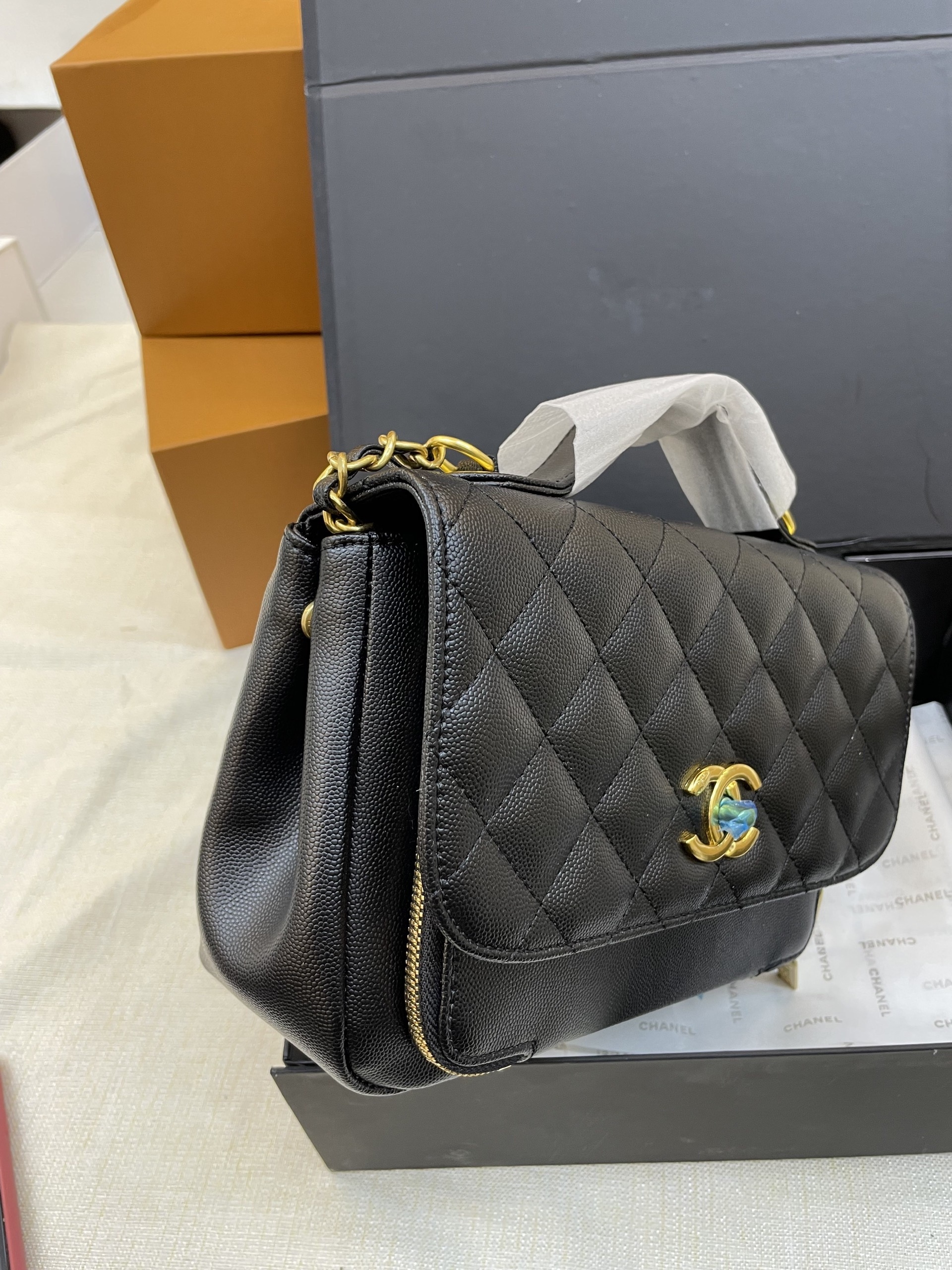 Túi Xách Chanel Super Business Affinity Màu Đen Khóa Vàng Size 25cm