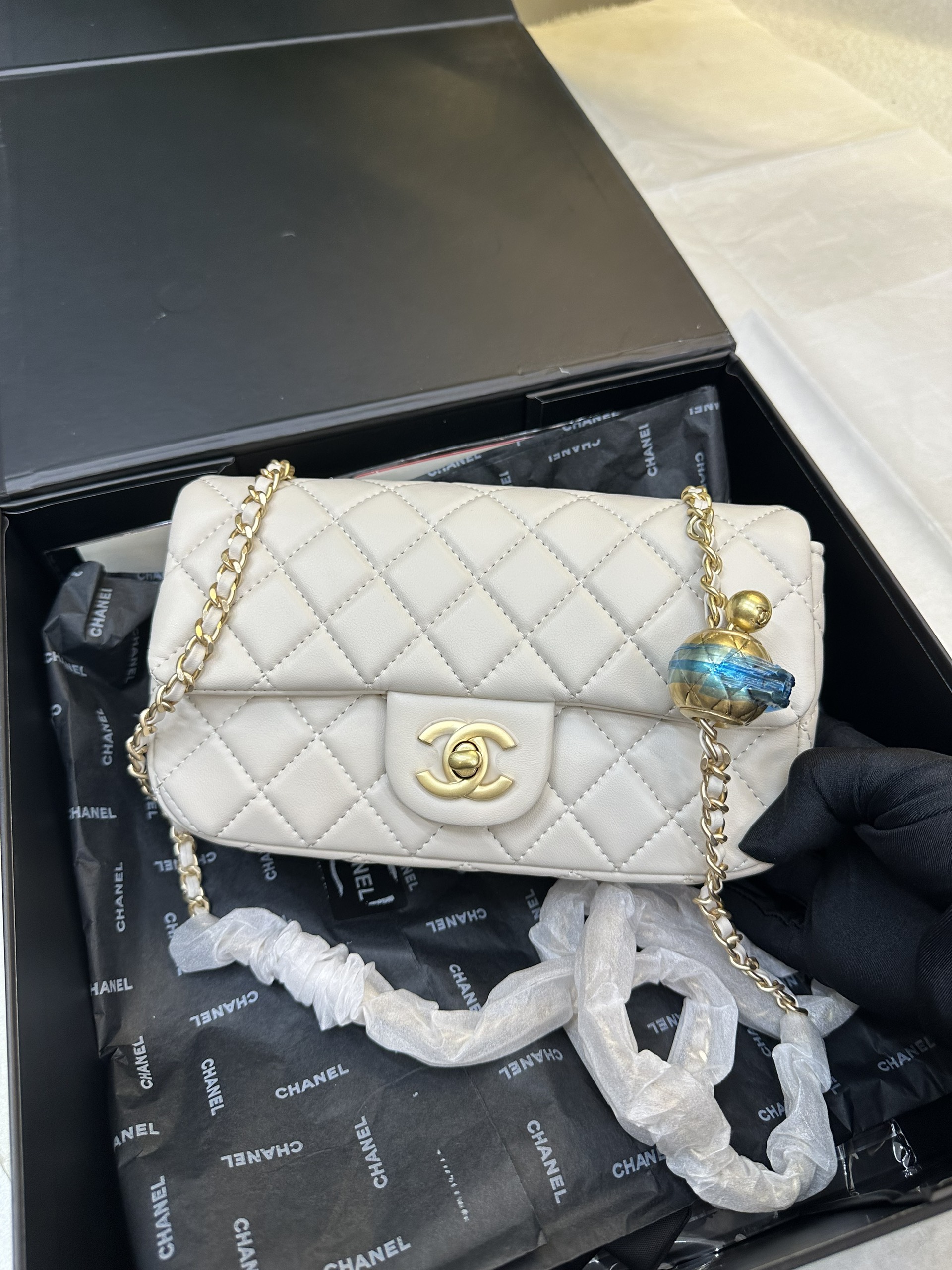 Túi Chanel Lambskin Quilted Mini CC Pearl Crush Super Màu Trắng Size 20cm