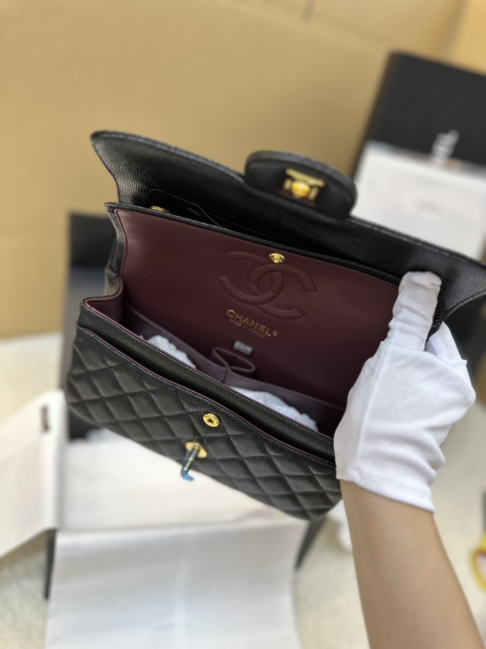 Túi Xách Chanel Small Classic Handbag Super Da Hạt Màu Đen Size 23cm