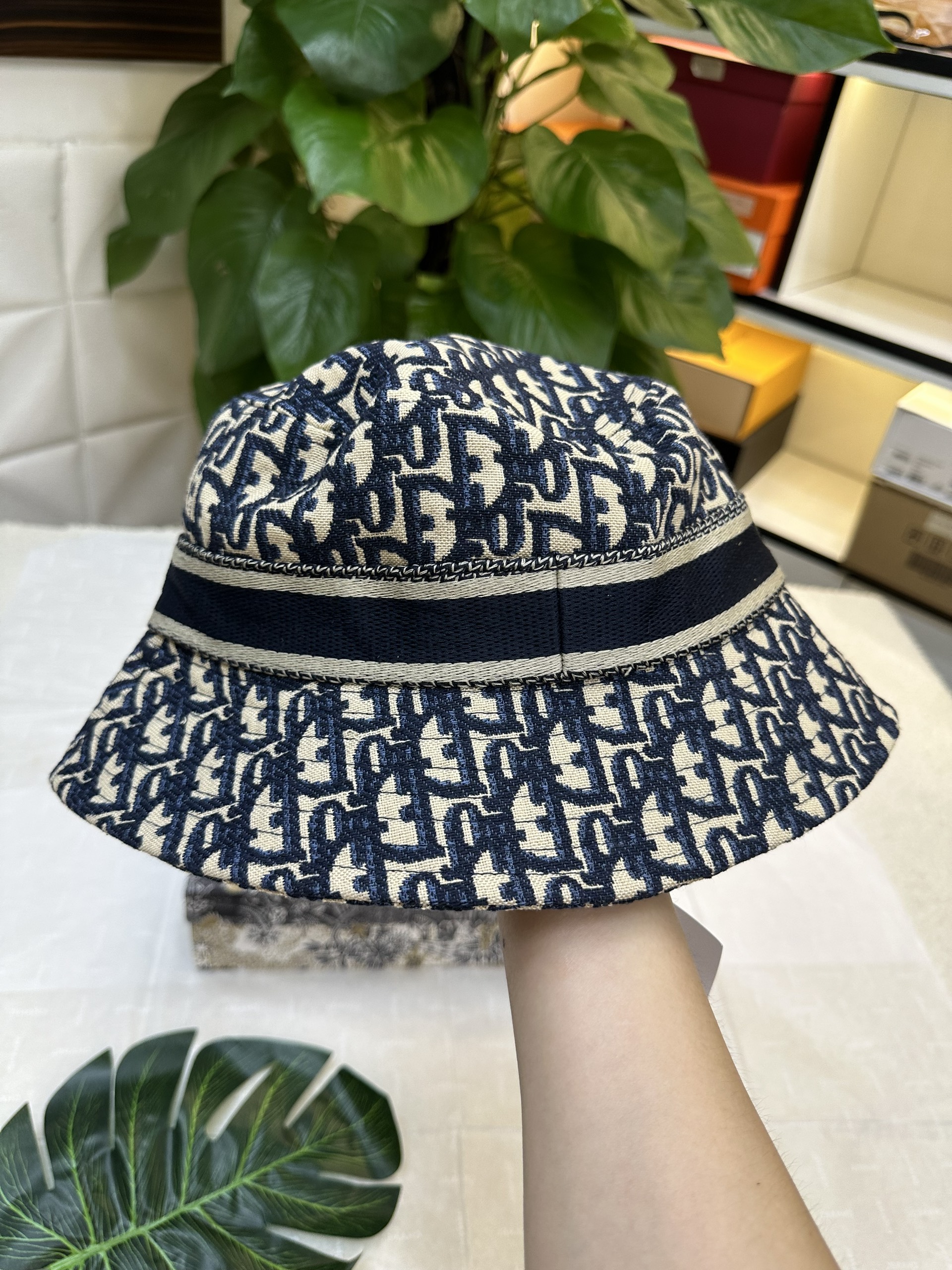 Nón Dior Oblique Small Brim Bucket Hat Siêu Cấp Màu Xanh Đen