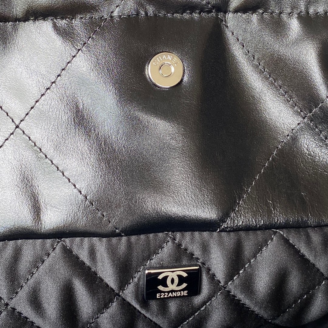 Túi Xách Chanel 22 Khóa Bạc Siêu Cấp Da Đen Size 37cm AS3260