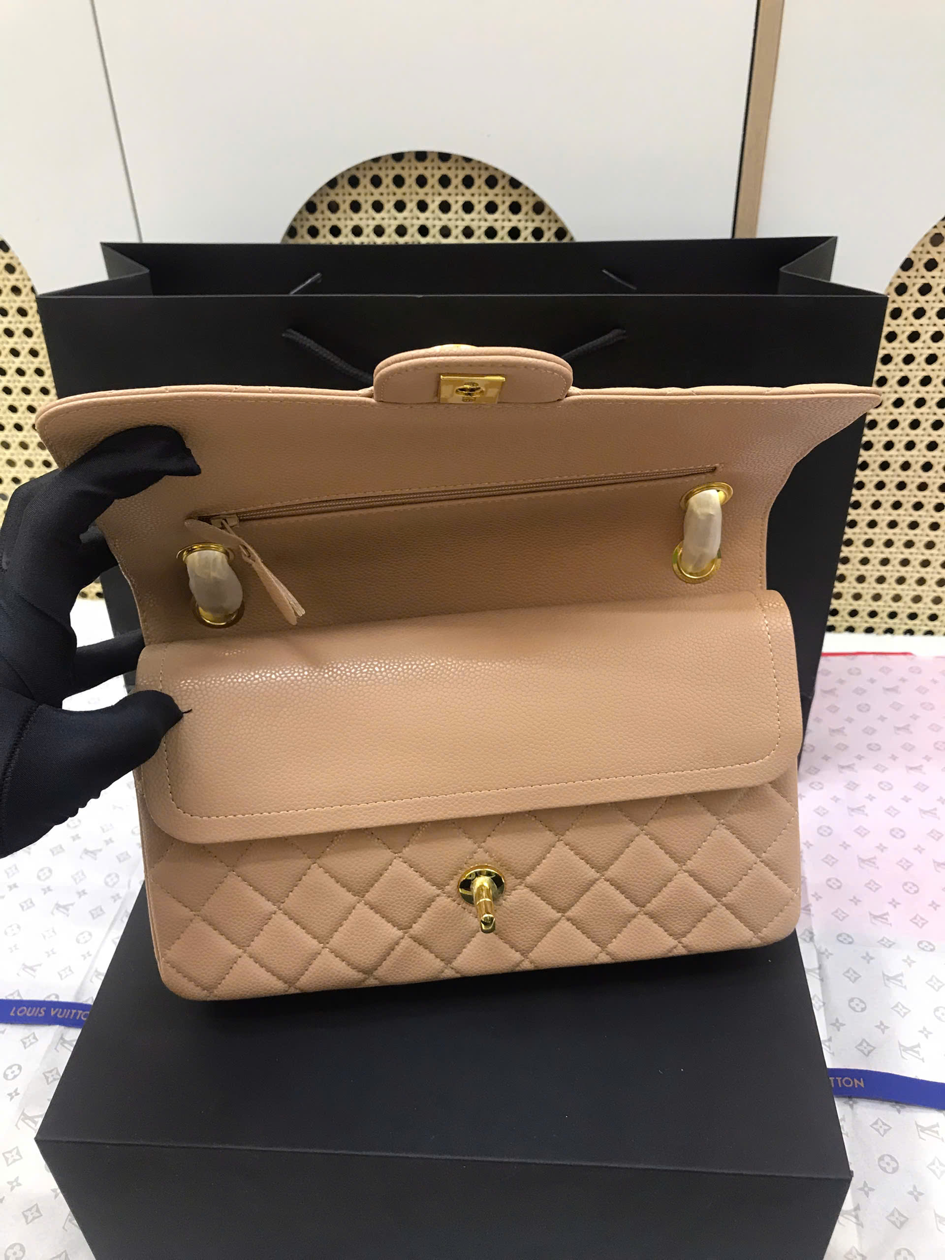 Túi Chanel Classic Flap Super Màu Be Da Hạt Khoá Vàng Size 25.5cm