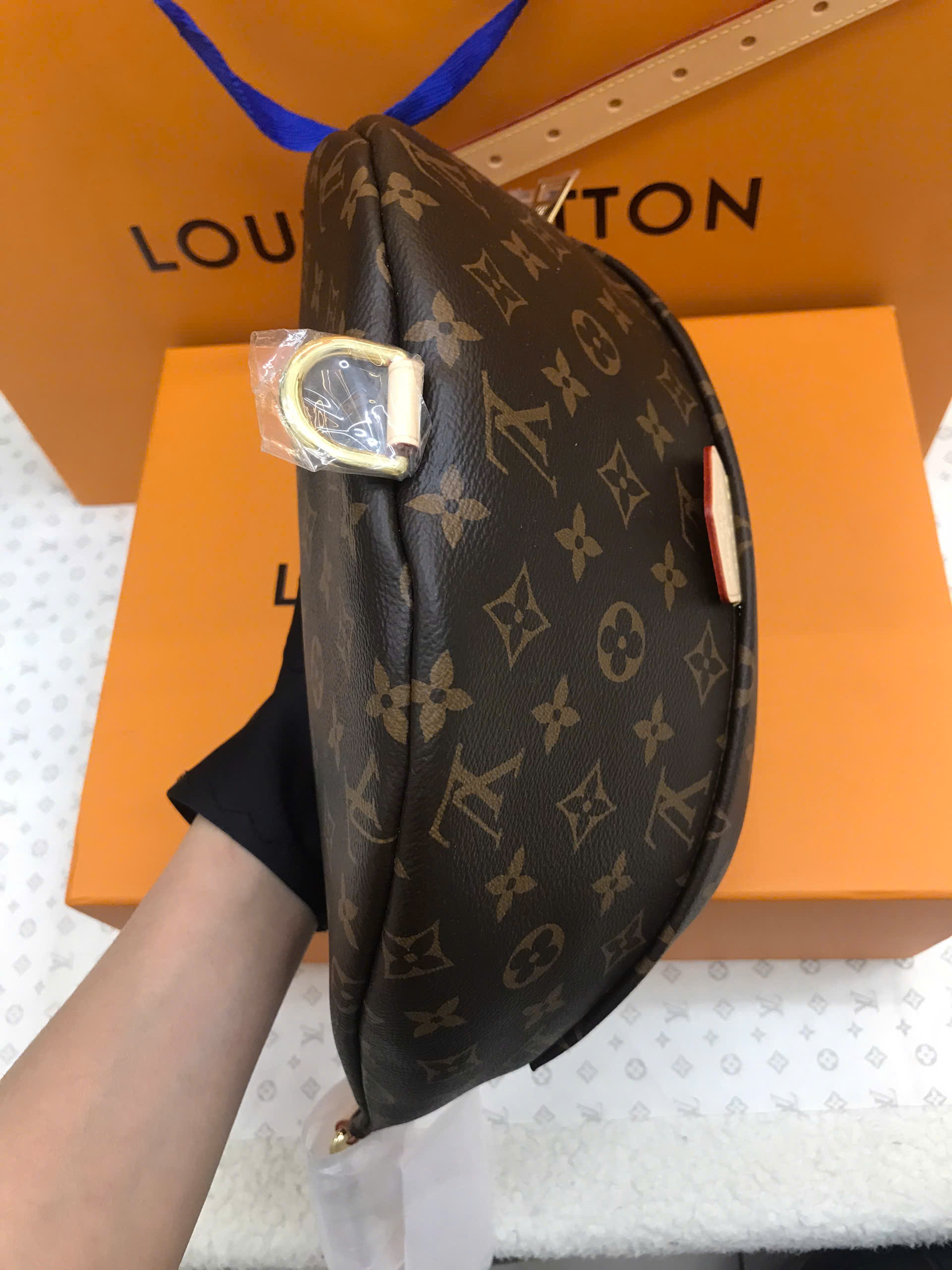 Túi LV Canvas Bumbag Siêu Cấp Màu Nâu Size 37cm M43644