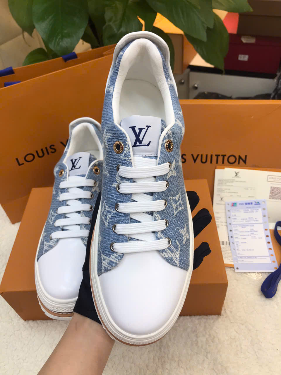 Giày LV Time Out Trainers Blue Size 43 1AC28U