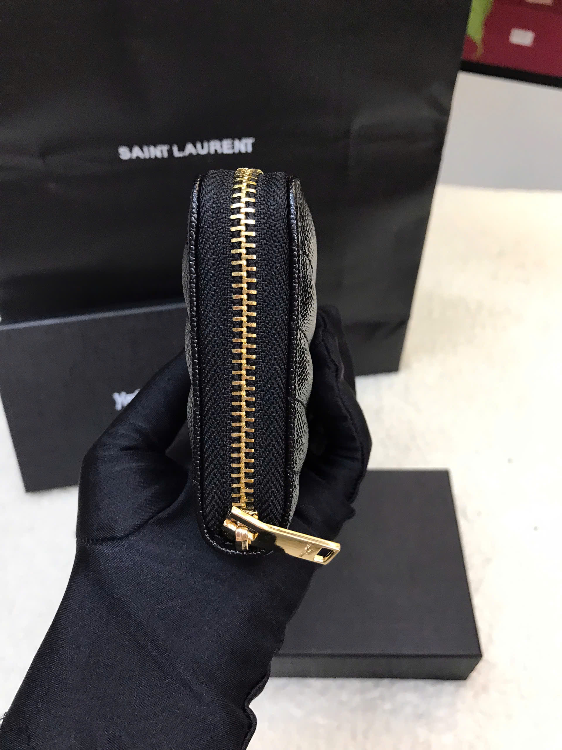 Ví YSL Cassandre Matelassé Zip Around  Wallet In Grain De Poudre Leather Super Da Hạt