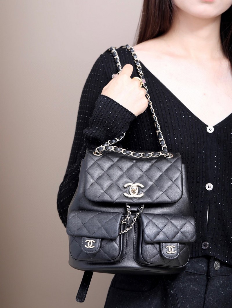 Ba Lô Nữ Chanel 23SS Duma Backpack GRAINED SHINY CALFSKIN & GOLD BLACK Màu Trắng AS3860