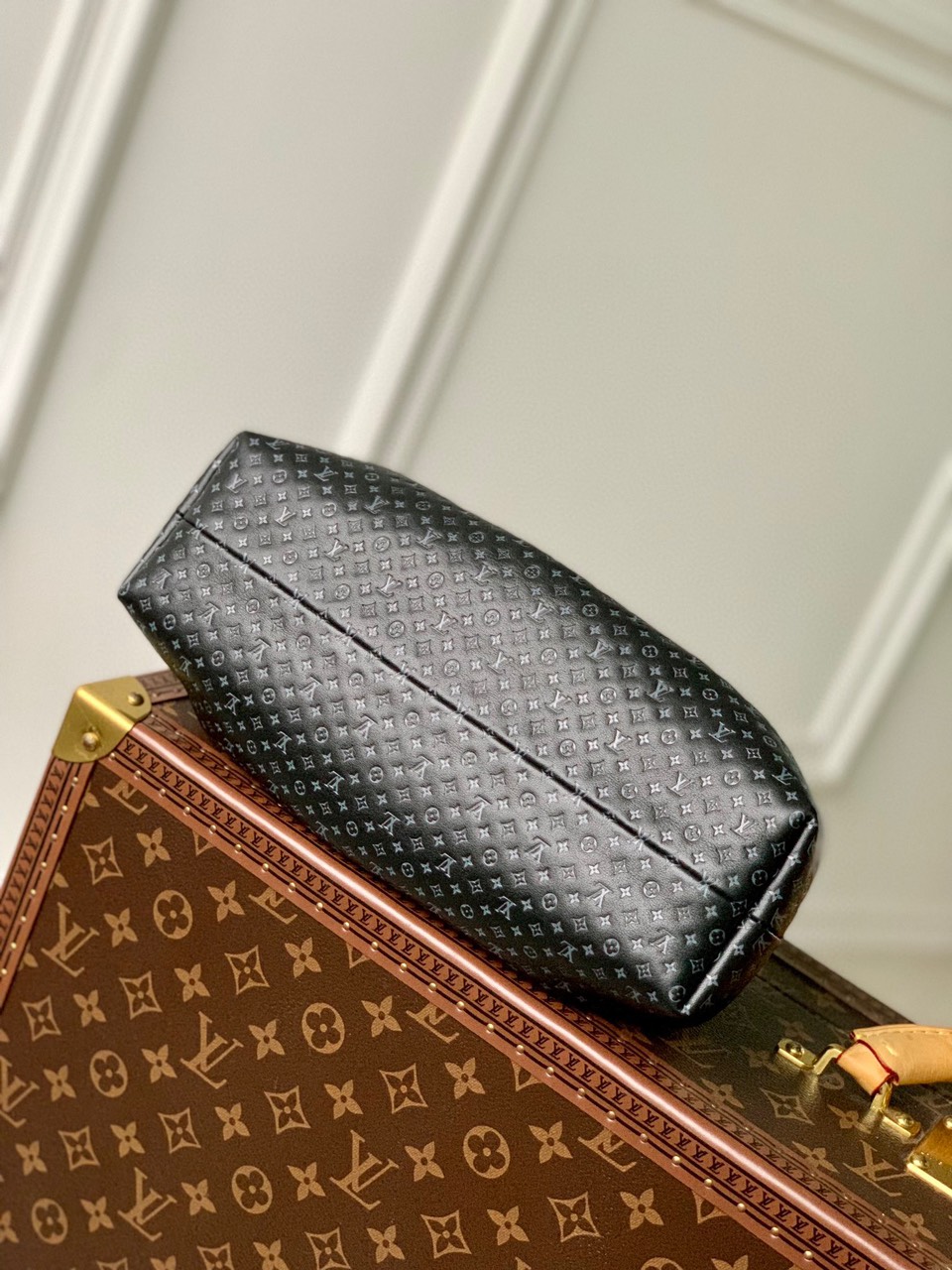 Túi Xách LV Monogram Clutch Vip Màu Đen Size 28cm M22325