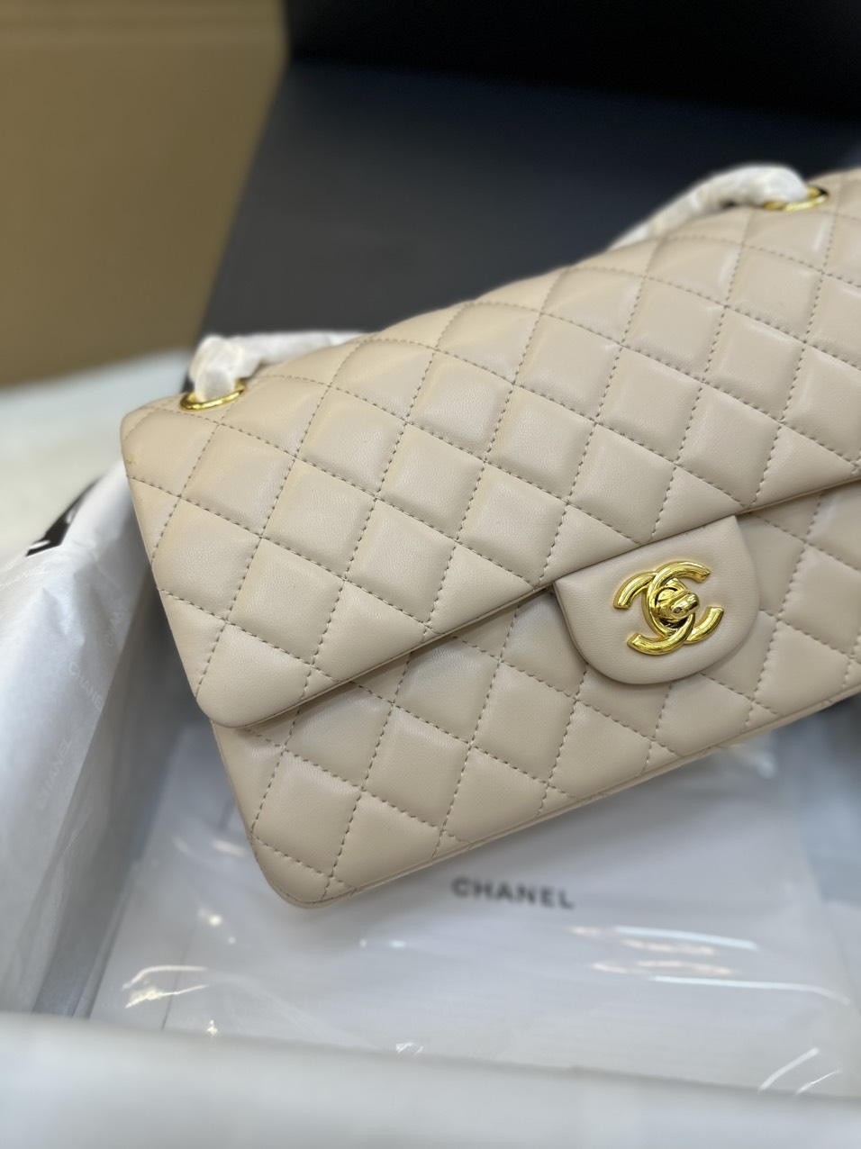 Túi Xách Chanel Classic Flap Màu Trắng Kem Size 25cm