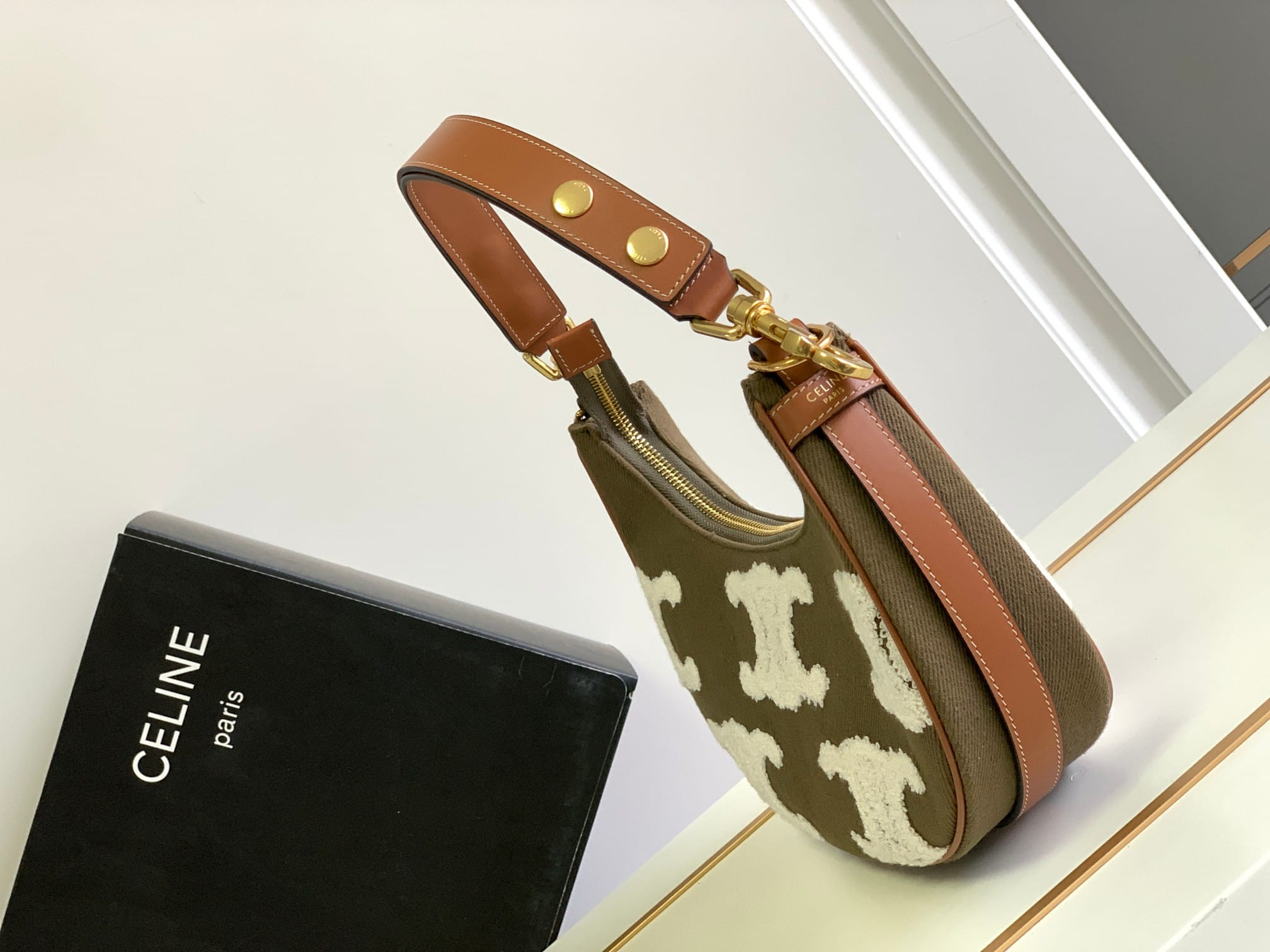 Túi Xách Celine Siêu Cấp Ava Strap Túi Cải Dệt Thêu Logo Size 24×13×7cm