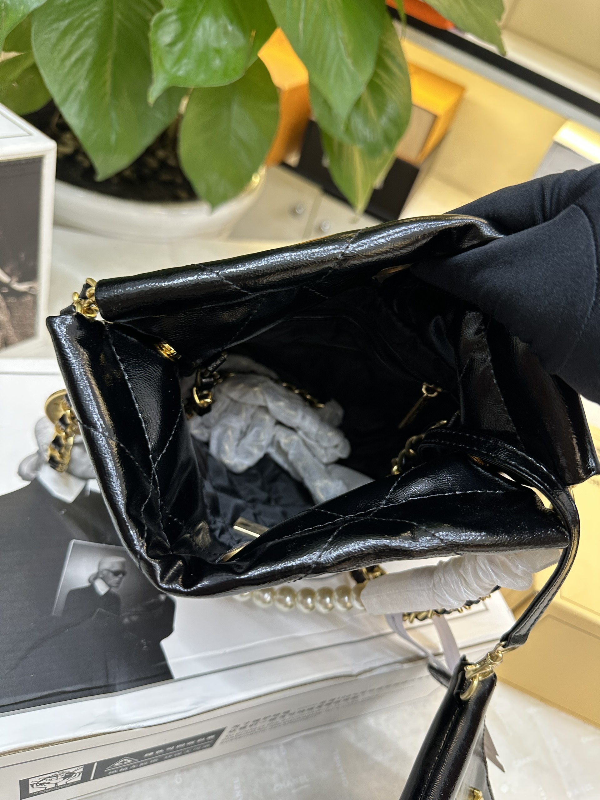 Túi Chanel 22 Mini Bag Black Gold Pearl Super Màu Đen Size 19cm