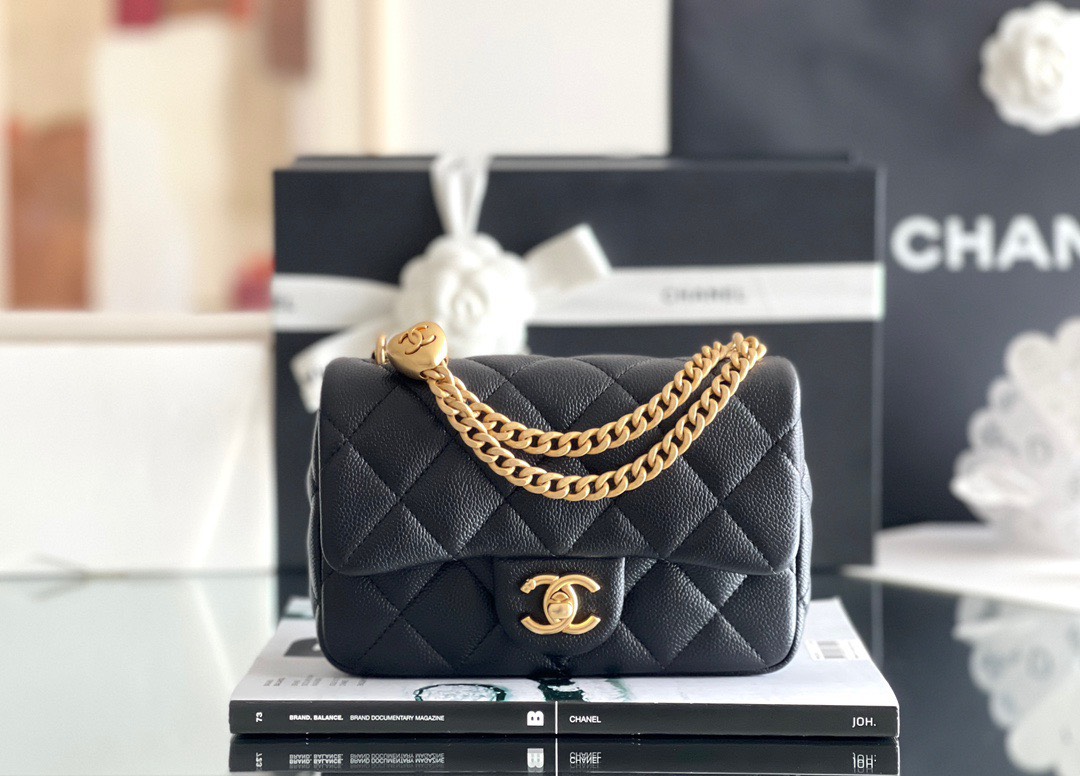 Túi Xách Chanel Classic 23P Hass Vip Màu Đen Da Hạt Size 20cm